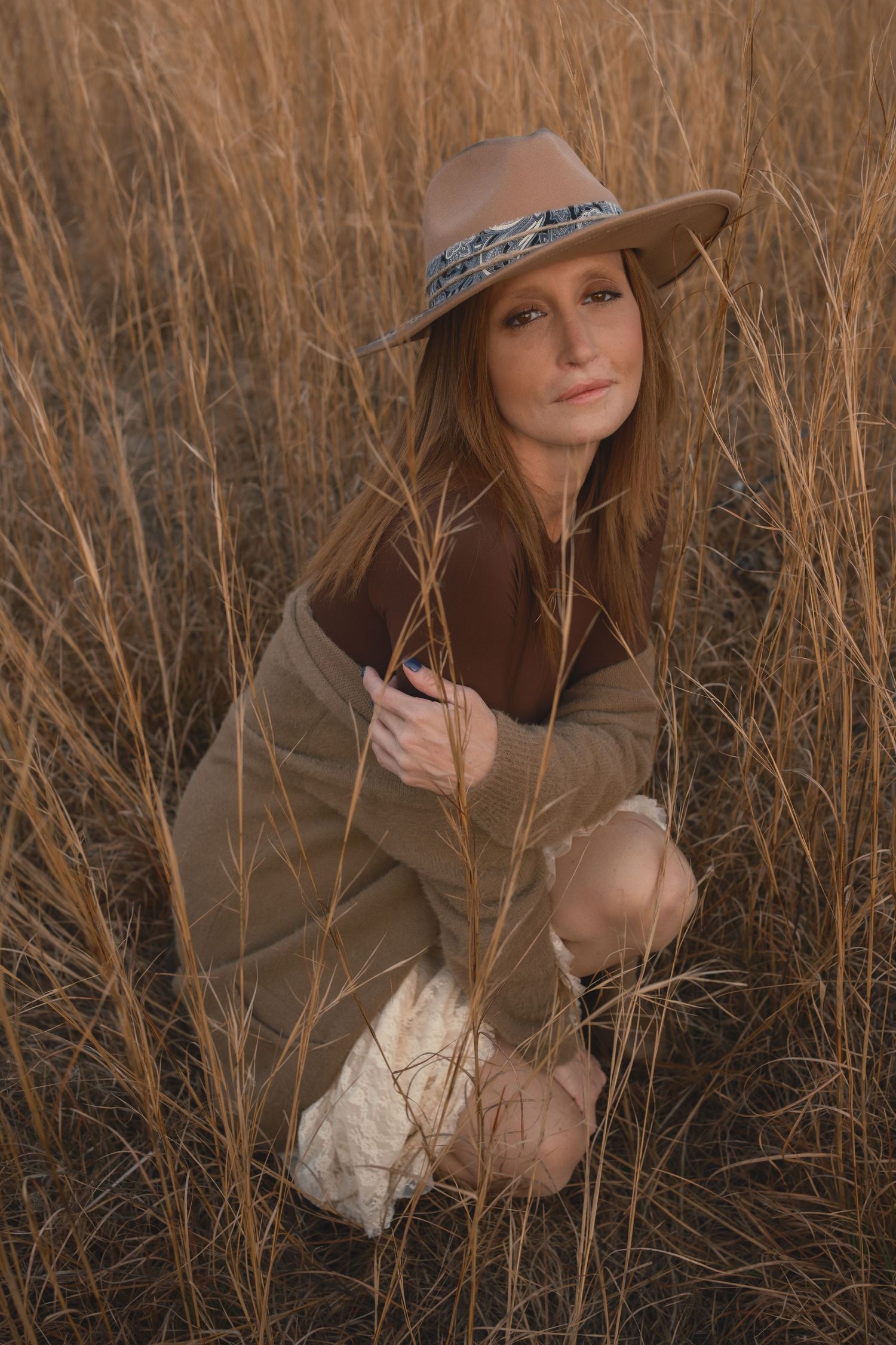 Charleston portrait photo shoot of girl at farm field