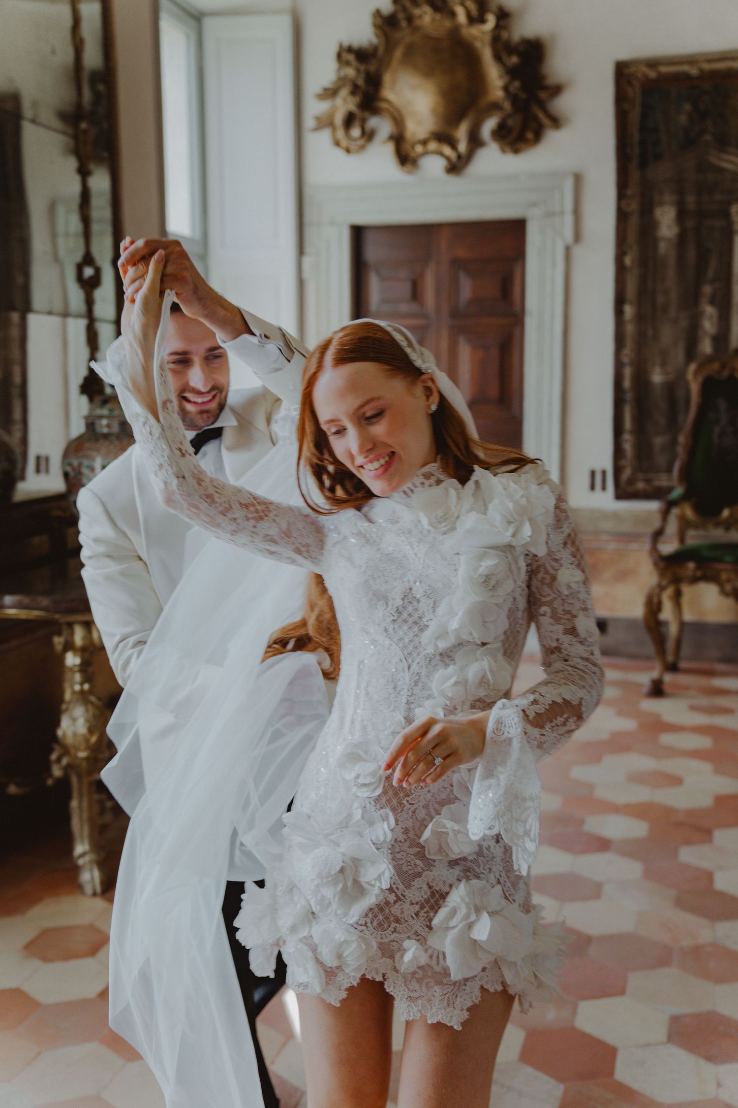 imeless wedding portrait of a sophisticated couple at Villa Balbiano