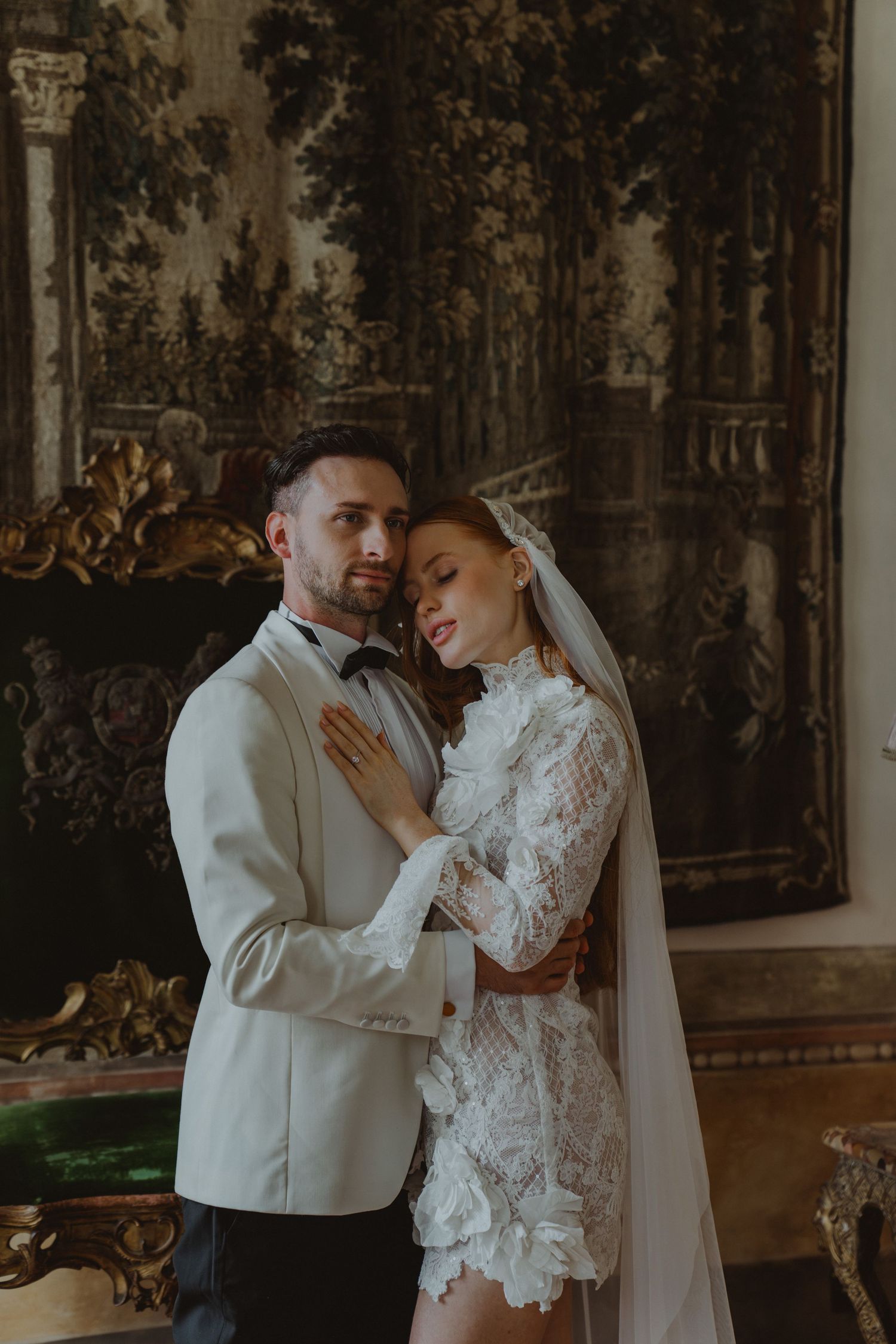 Romantic portrait of an elegant couple during their Lake Como wedding