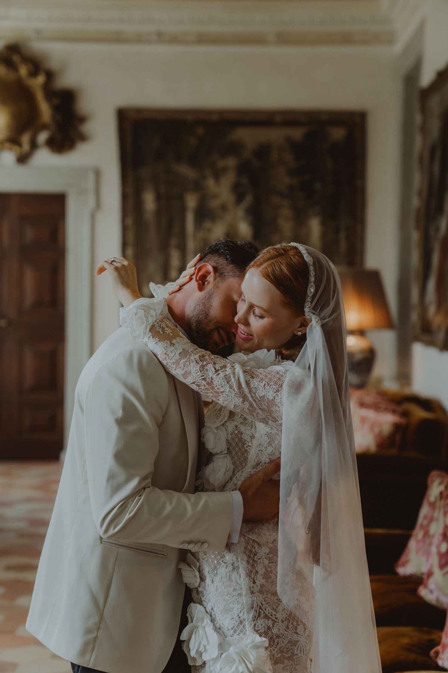 imeless wedding portrait of a sophisticated couple at Villa Balbiano