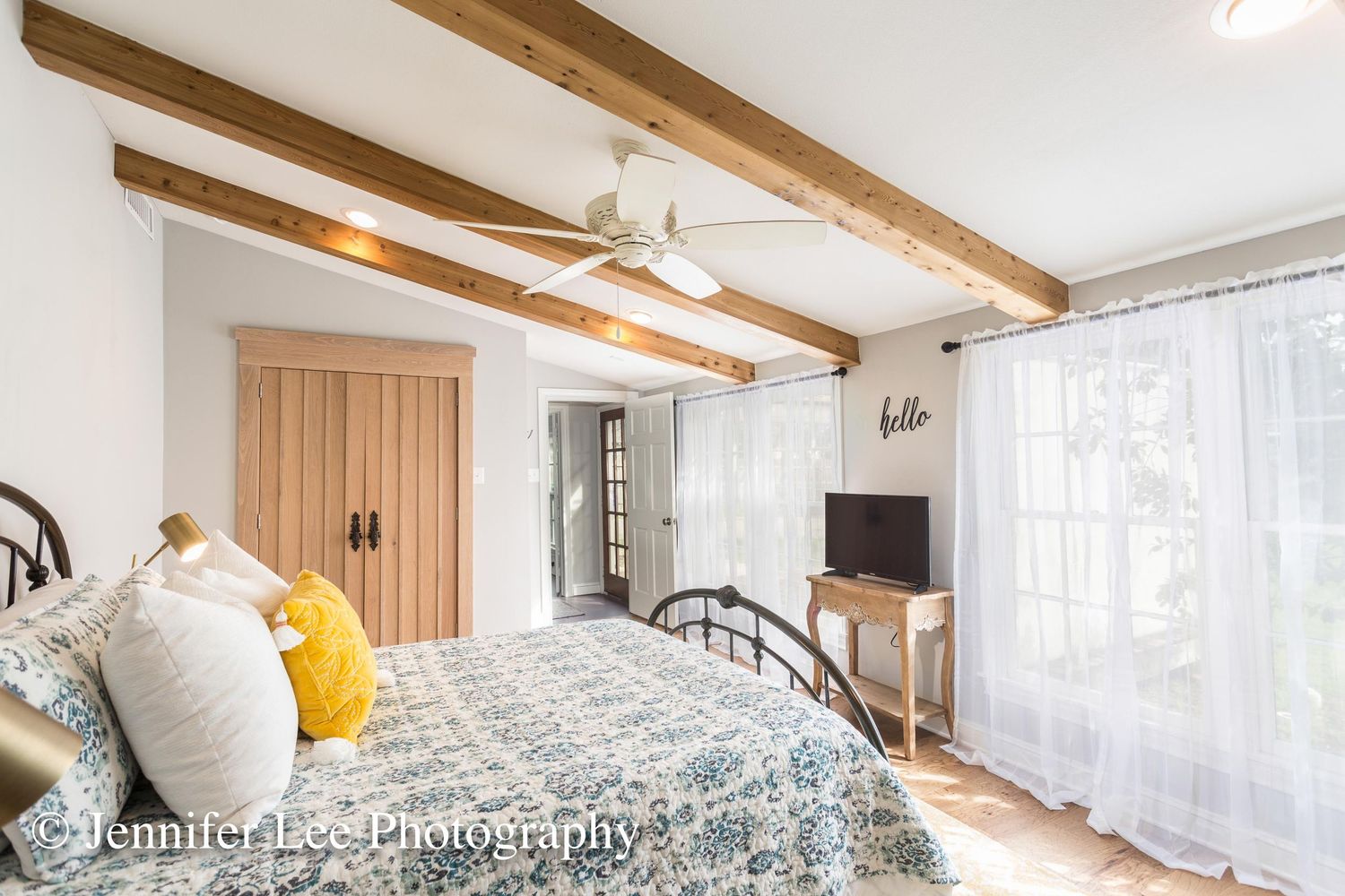 Magnolia Chip & Joanna Gaines Fixer Upper home real estate photoshoot