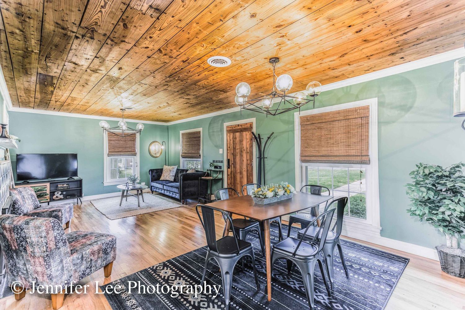 Magnolia Chip & Joanna Gaines Fixer Upper home real estate photoshoot