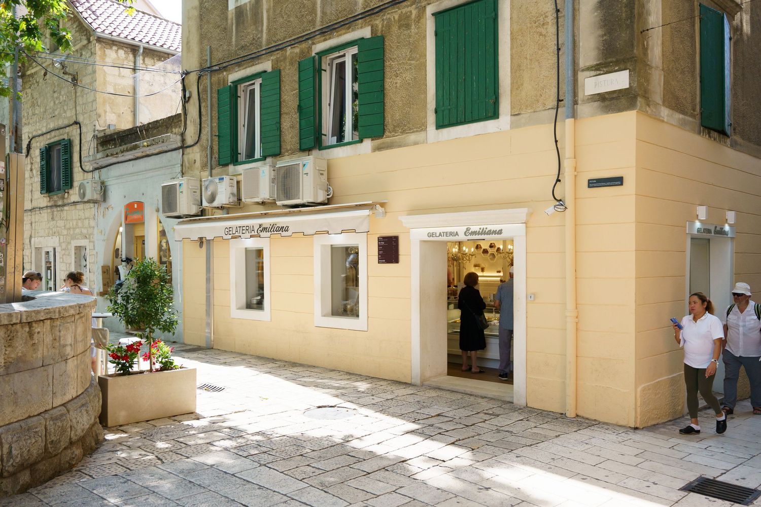 EMILIANA GELATERIA 2019 correct LOCATION