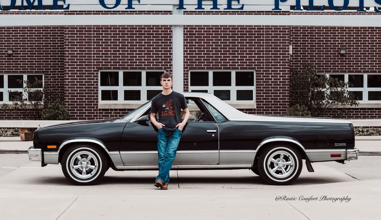 Senior photographer