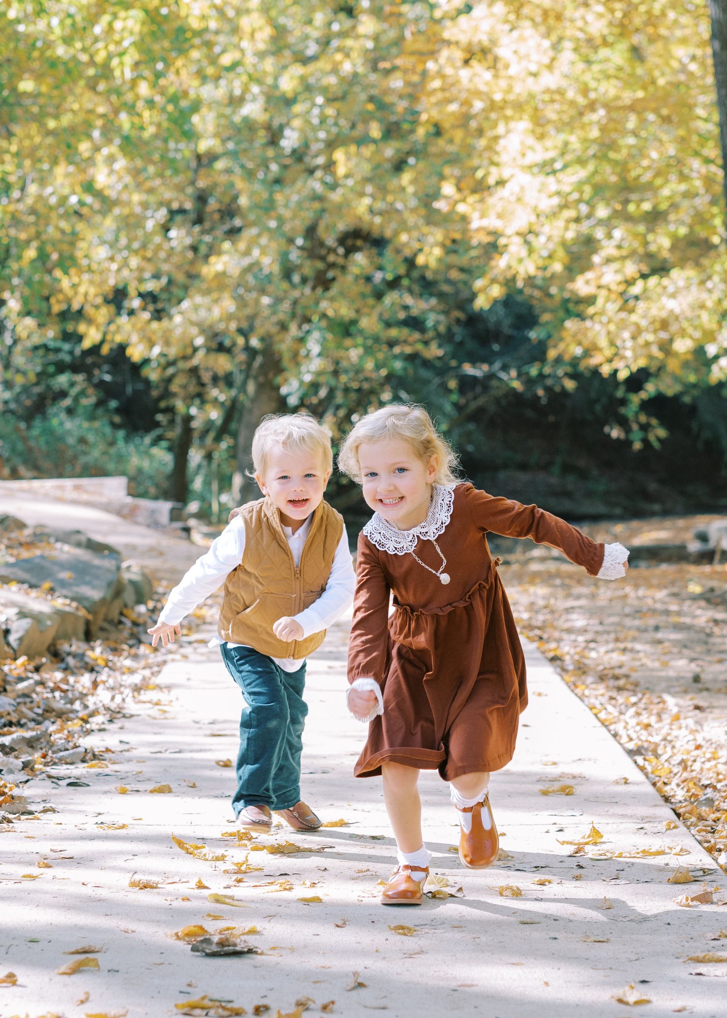 Birmingham, Alabama portrait and family photography brand Emily Cone Photography. Film and digital photography. Fall mini session. Southeast