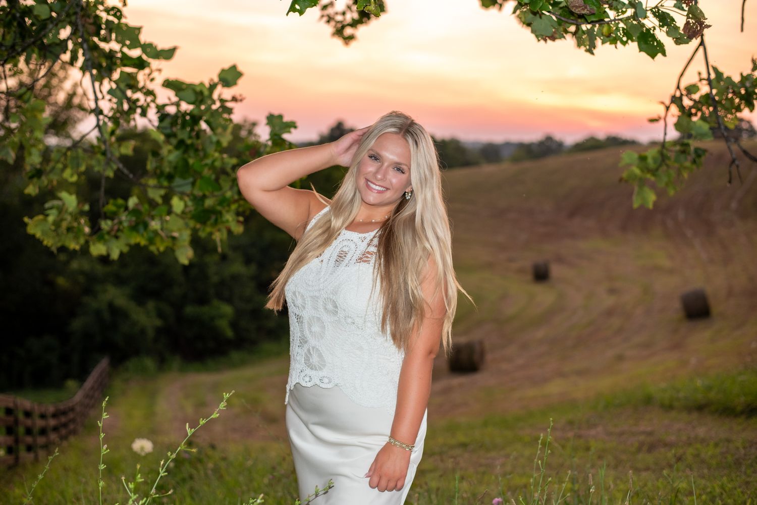 Sunset photo and white dress portrait
