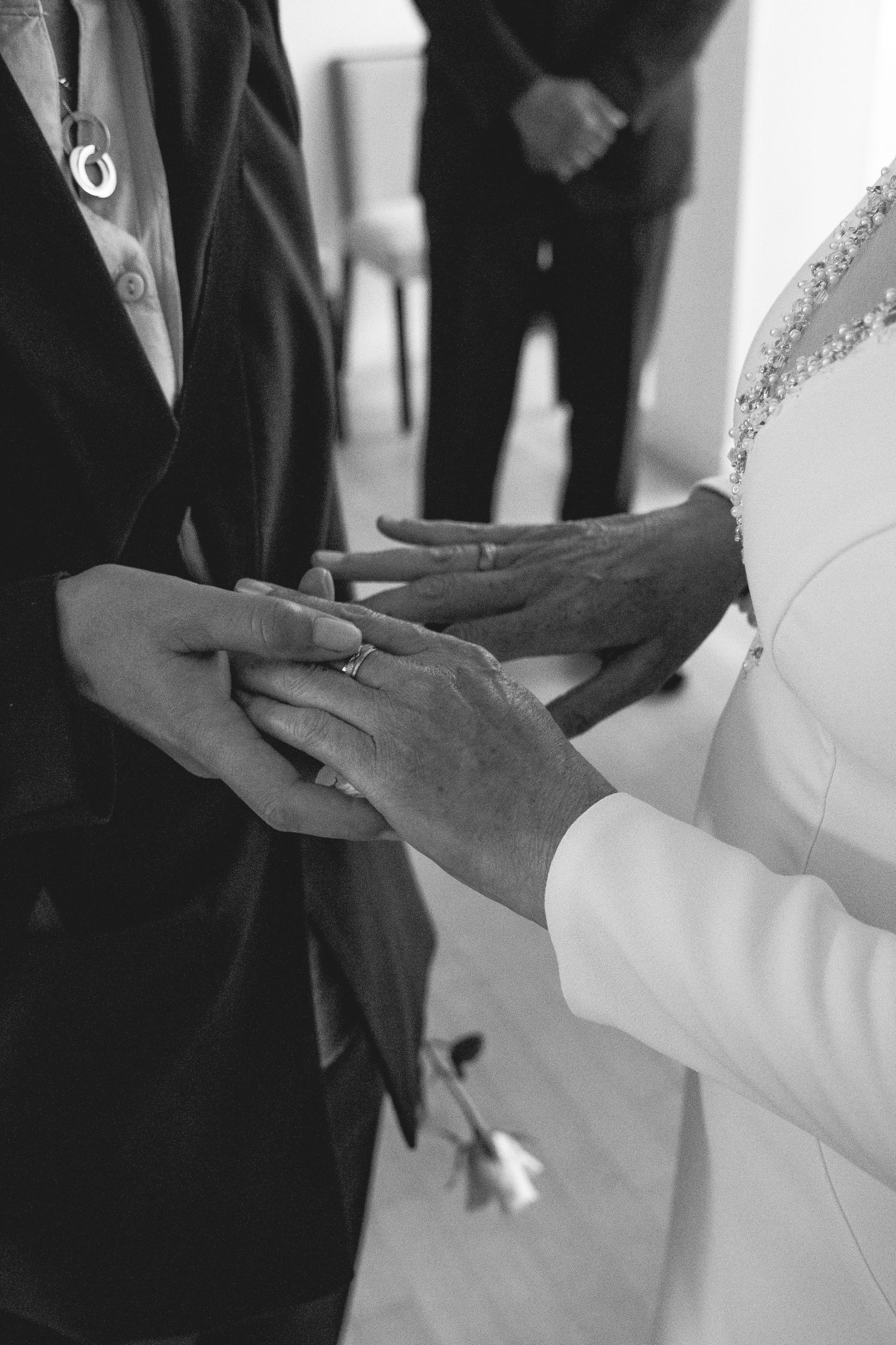Hochzeitsfotografie. Brautpaar / Hochzeitspaar im Standesamt. Standesamtliche Trauung.