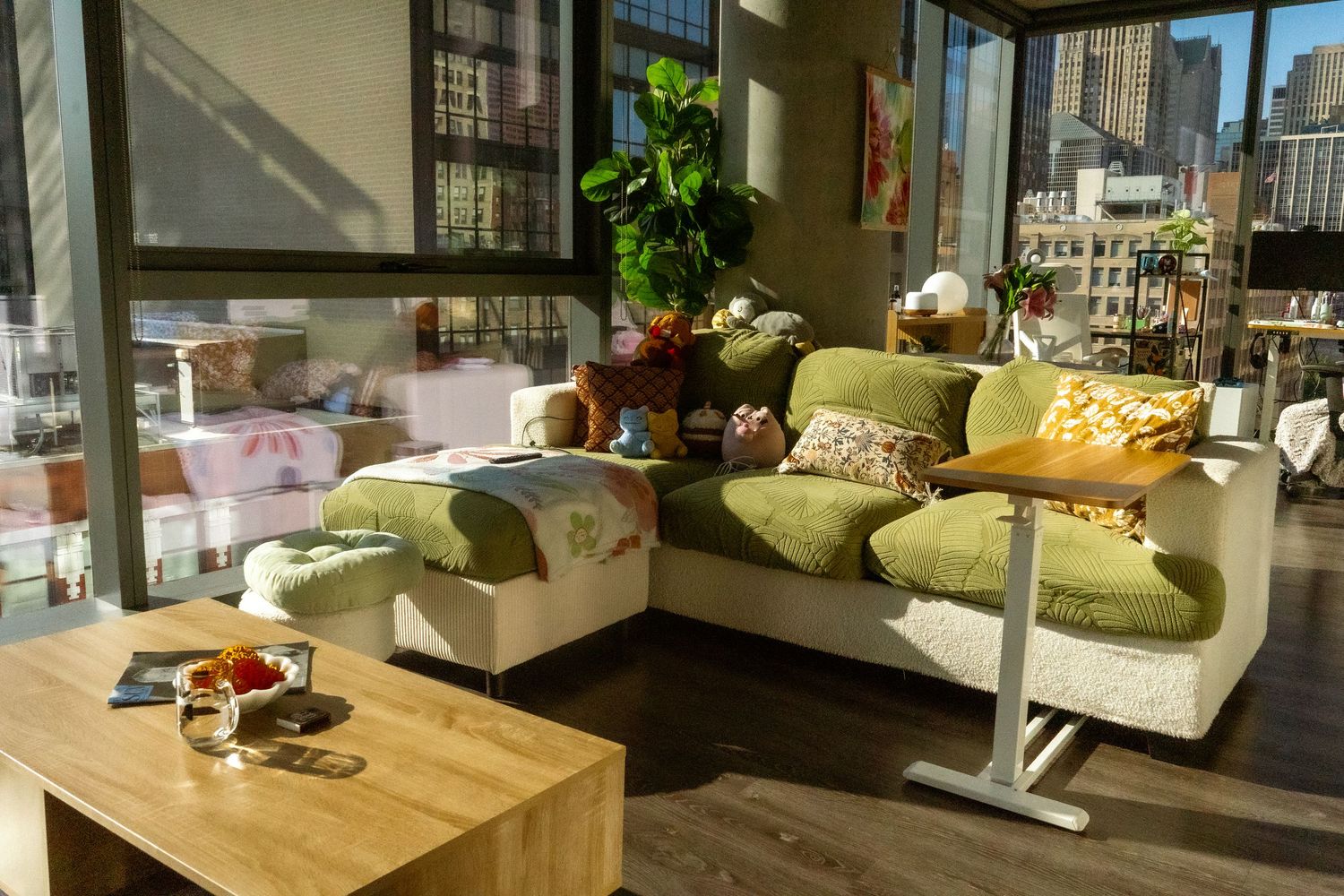 Modern high-rise living room in a Chicago Airbnb