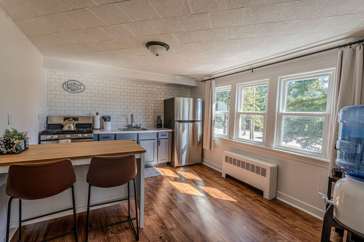 Fully equipped kitchen in a Chicago Airbnb