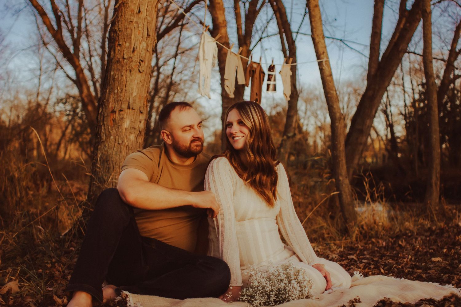 A maternity session couple warm photography in Milaca, Minnesota  Elk River, MN Photographer Photography Wedding Couples Unique Session