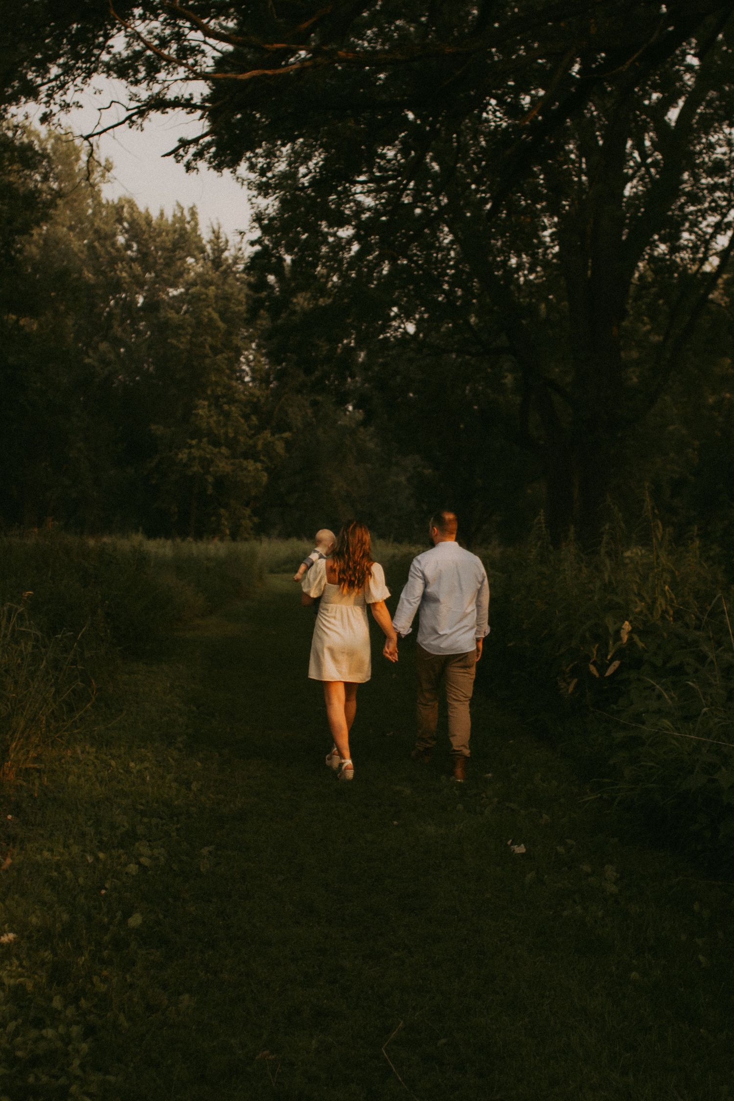 A family session in wildflower field in Elk River, Minnesota Photographer Photography Wedding Couples Engagement Session Senior Unique