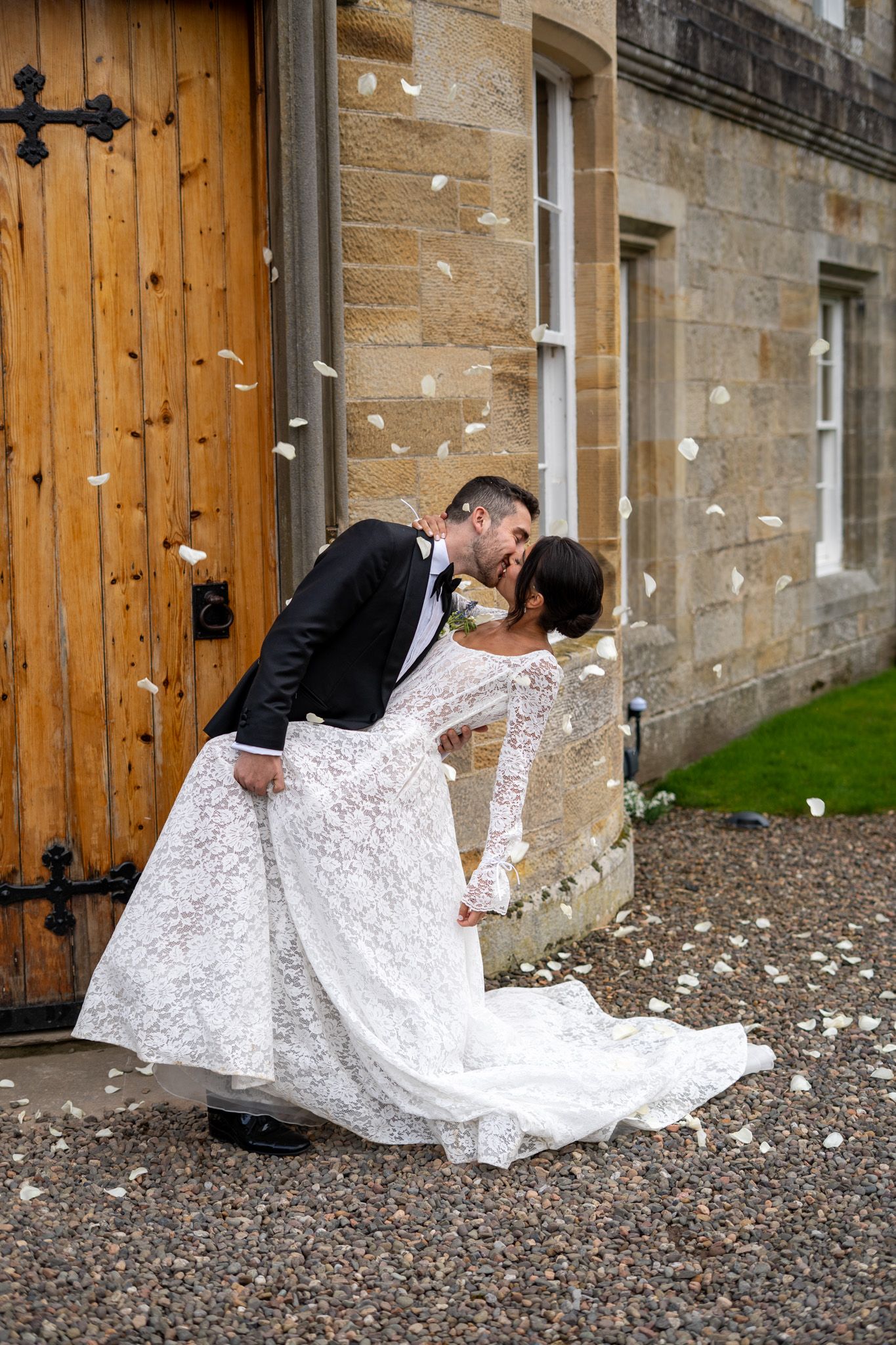 Couple kissing, Edinburgh Wedding photography