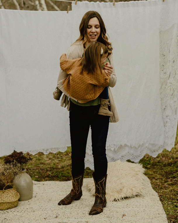 Outfit inspo for mothers and kids for family portraits