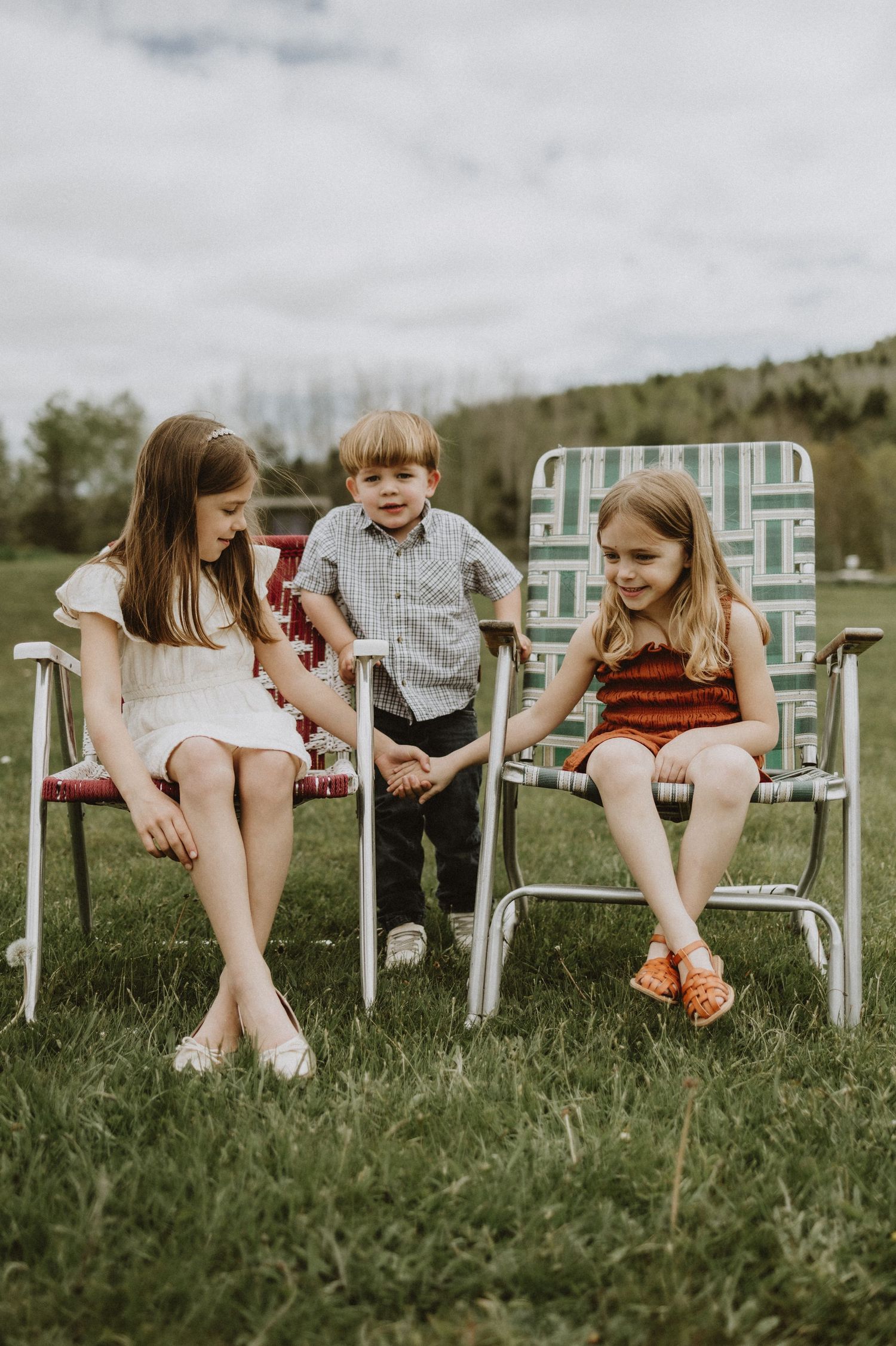 Family photoshoot, vintage vibe, outfit tips for family photoshoots
