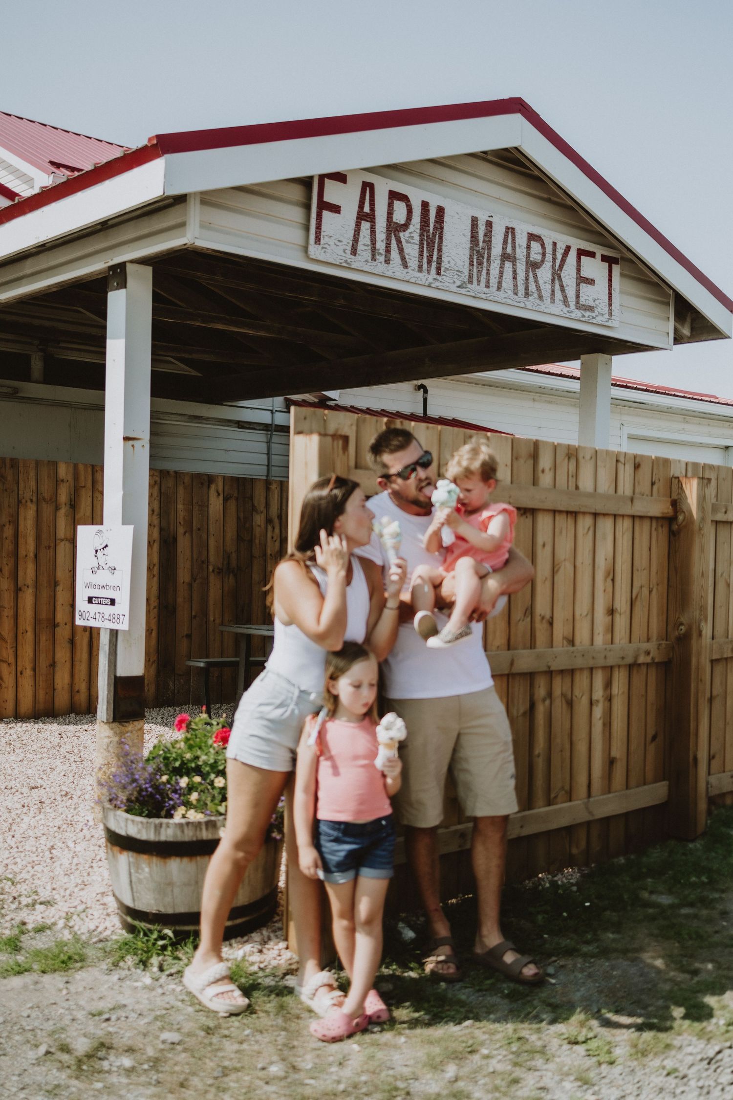 Family photoshoot, having ice cream, in Falmouth Nova Scotia