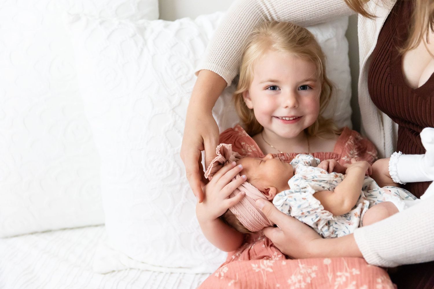 Dallas Junkin Photography. Tuscaloosa lifestyle newborn portraits.