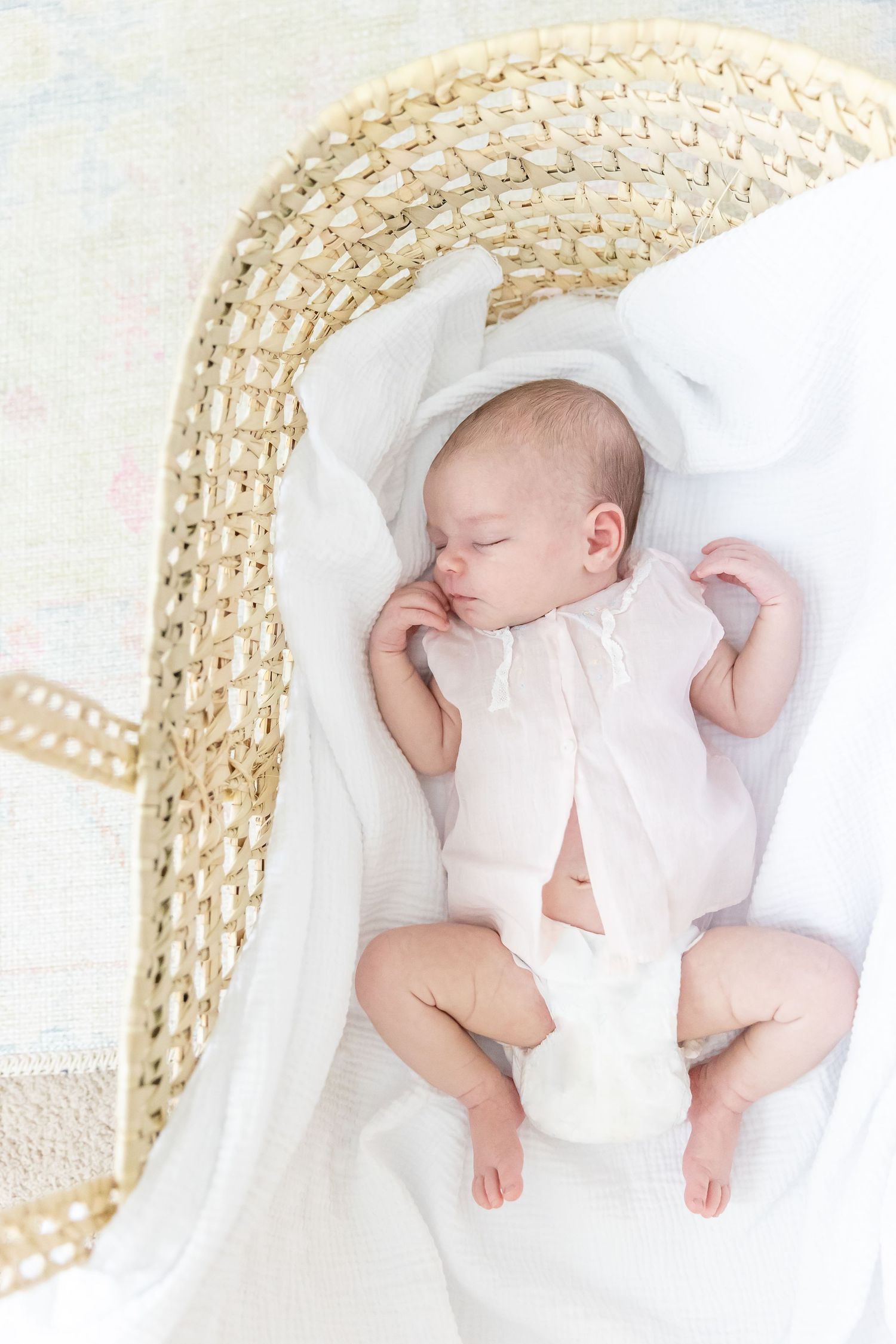 Dallas Junkin Photography. Tuscaloosa lifestyle newborn portraits.
