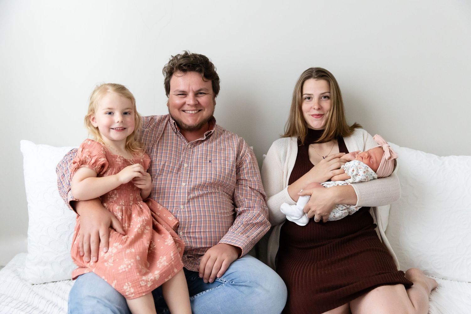 Dallas Junkin Photography. Tuscaloosa lifestyle newborn portraits.