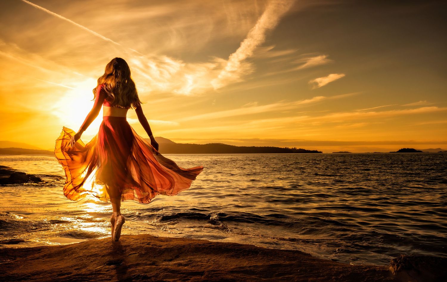 Sophia at sunset , photographer Alec Watson