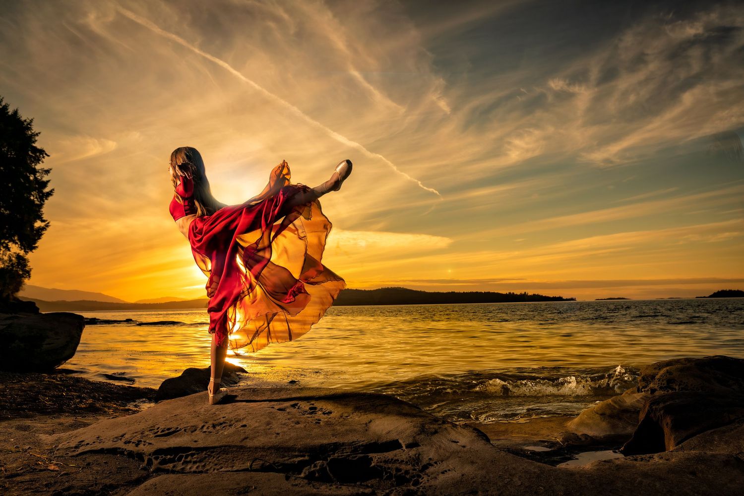 Sophia @ sunset, photographer Alec Watson