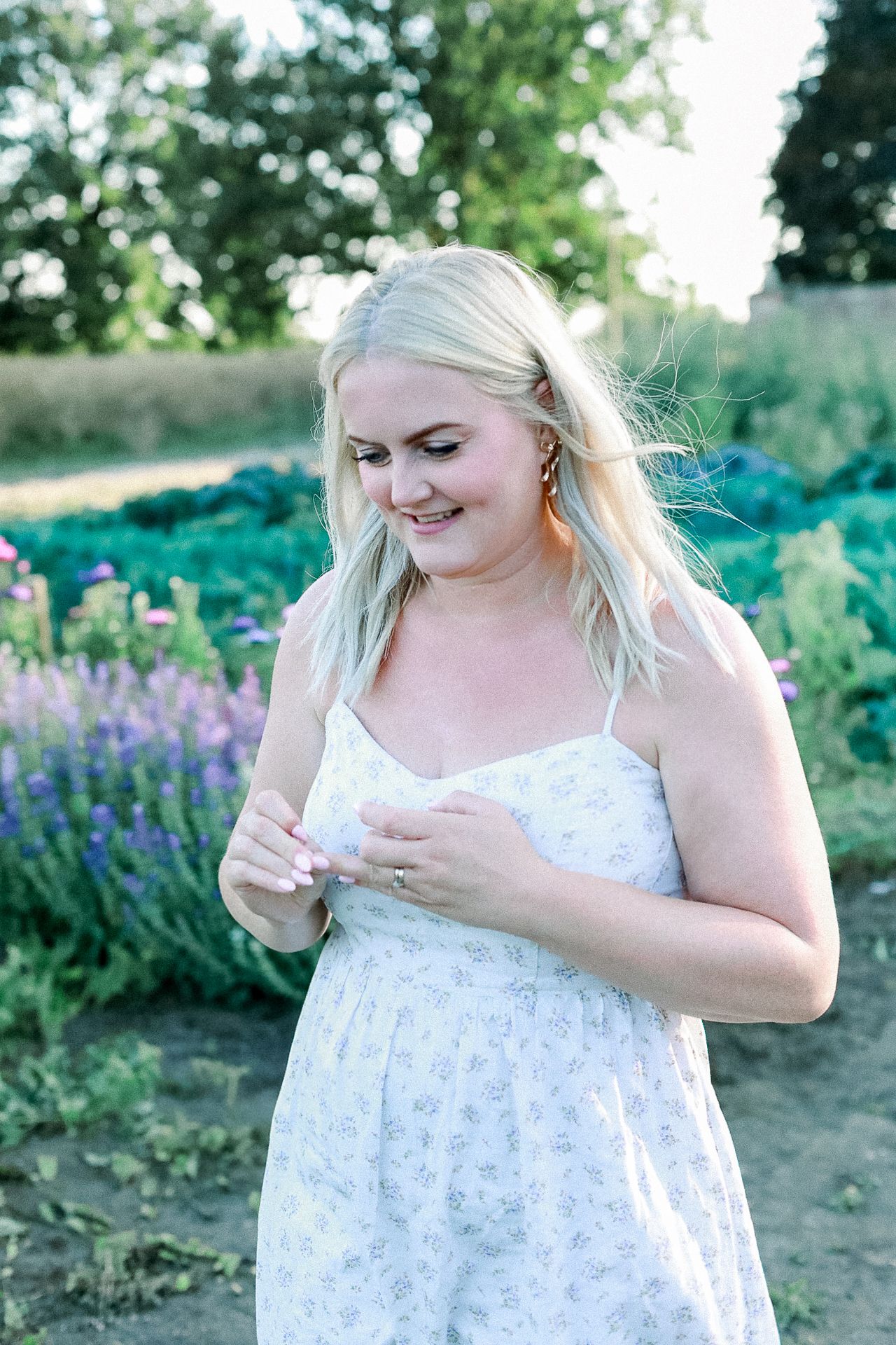 Summer Mini Sessions in East Yorkshire, filled with golden light, genuine moments and beautiful family memories.
