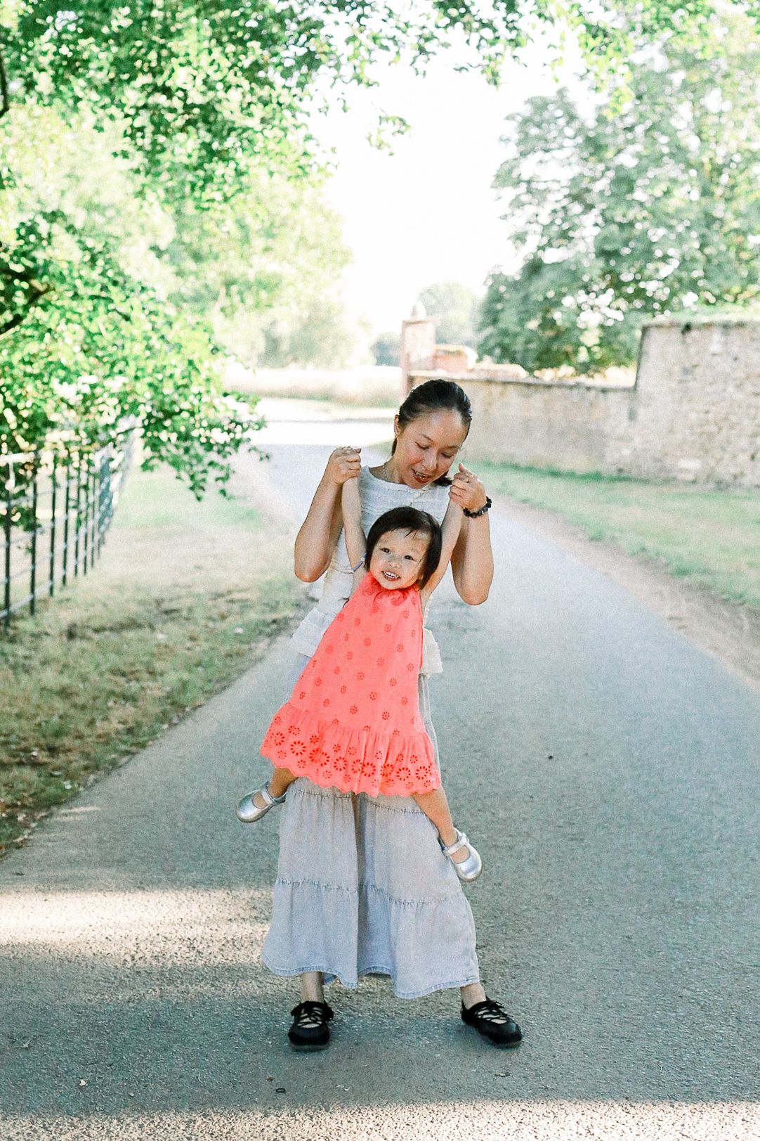 Summer Mini Sessions in East Yorkshire, filled with golden light, genuine moments and beautiful family memories.