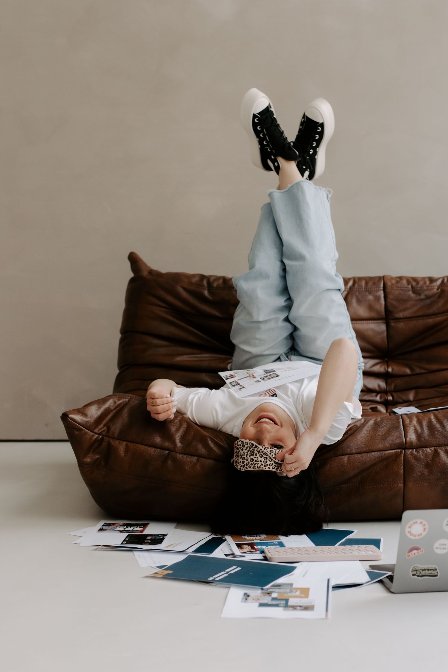 Portraits professionnels et reportages éditoriaux sur mesure pour entrepreneurs et PME. Offres 500 €, 750 € et abonnement annuel 3000 € HT.