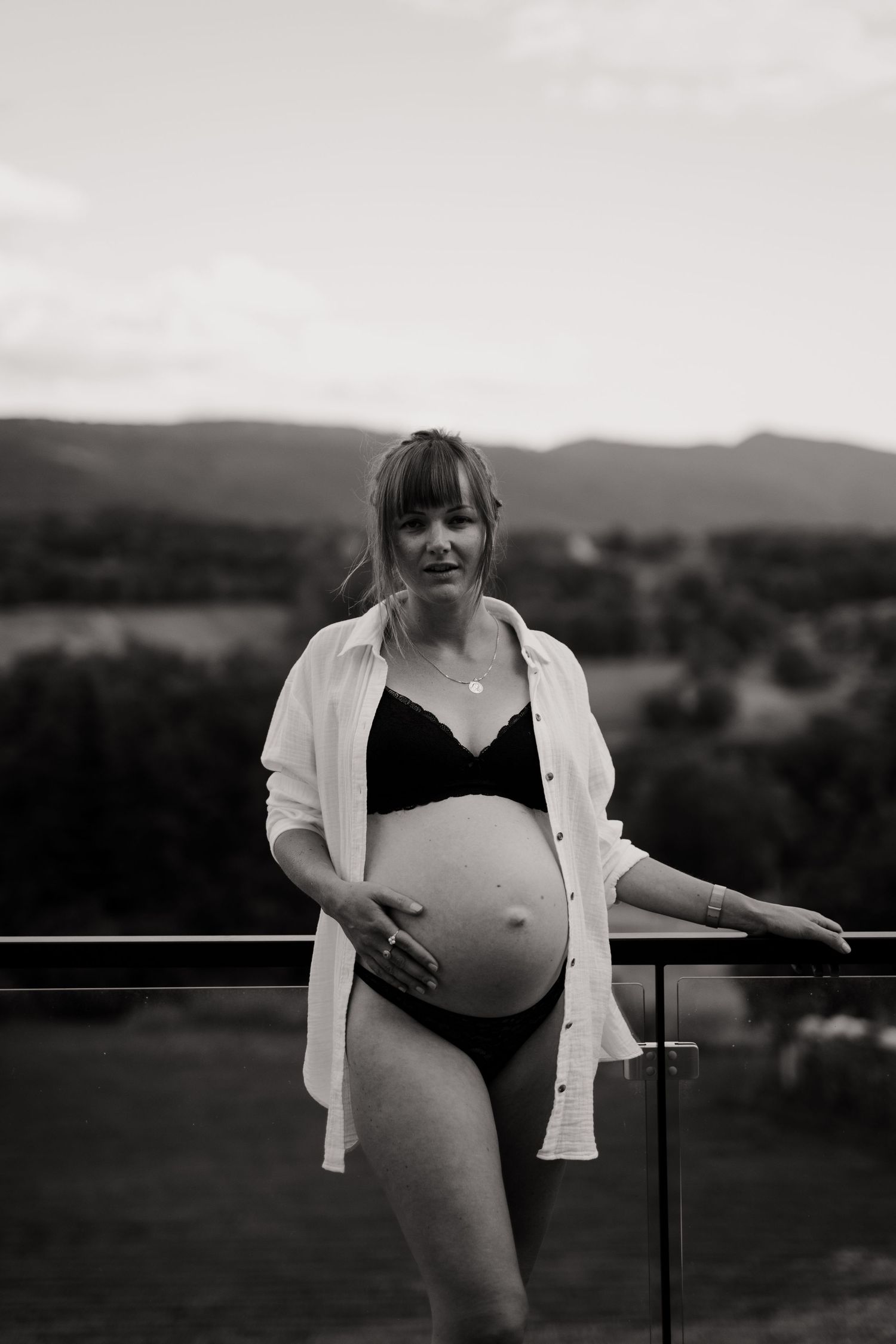 Photos de maternité - allaitement - naissance 
Elaine Noailles, photographe éditoriale Annecy Oyonnax Genève Lyon
France et suisse