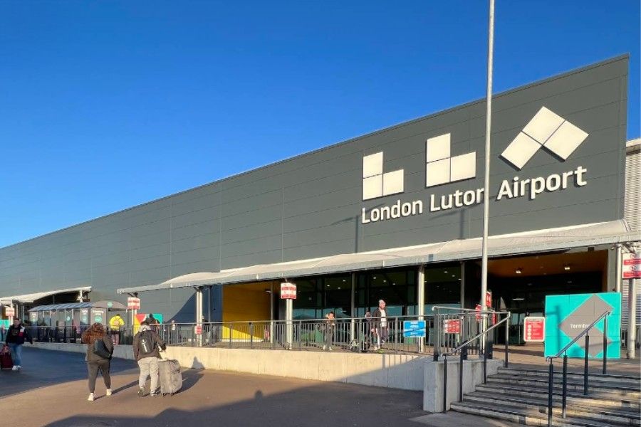 luton airport drop off  charge