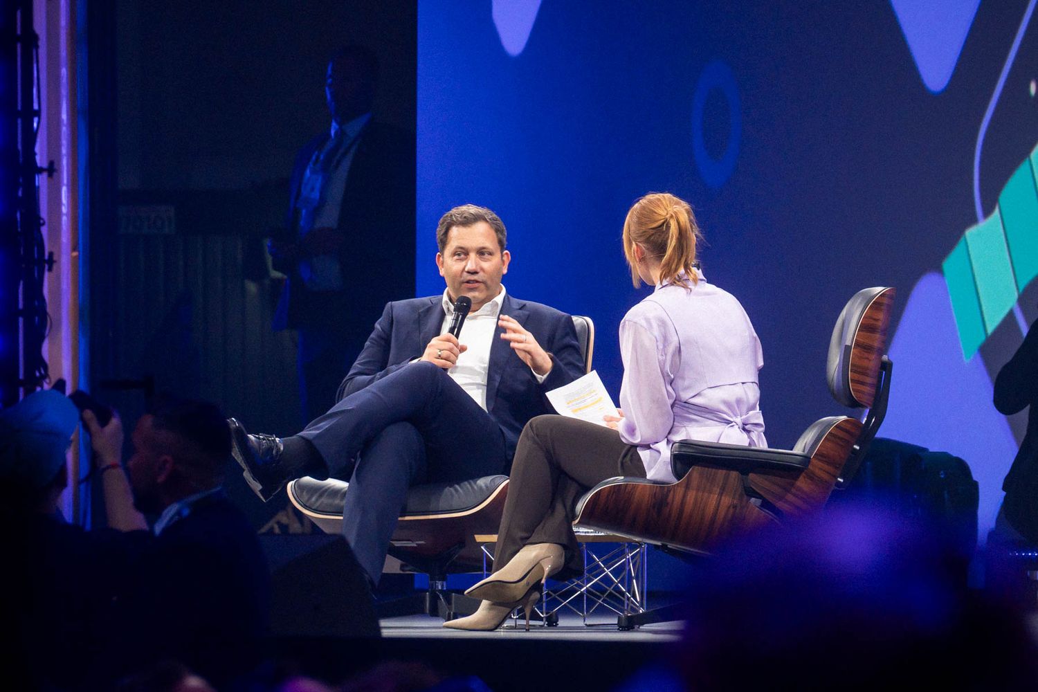 Bundesfinanzminister und Vize-Kanzler Lars Klingbeil im Gespräch auf der Hauptbühne des OMR Festivals in Hamburg