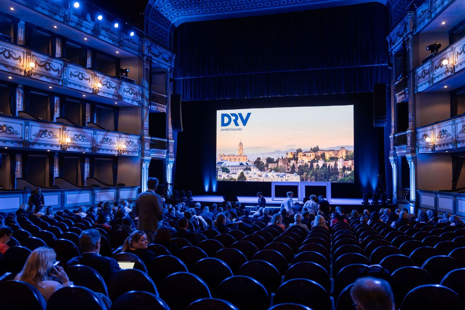 Übersicht des Kongresstages der Jahresversammlung des Deutschen Reiseverbandes DRV im historischen Teatro Cervantes in Málaga