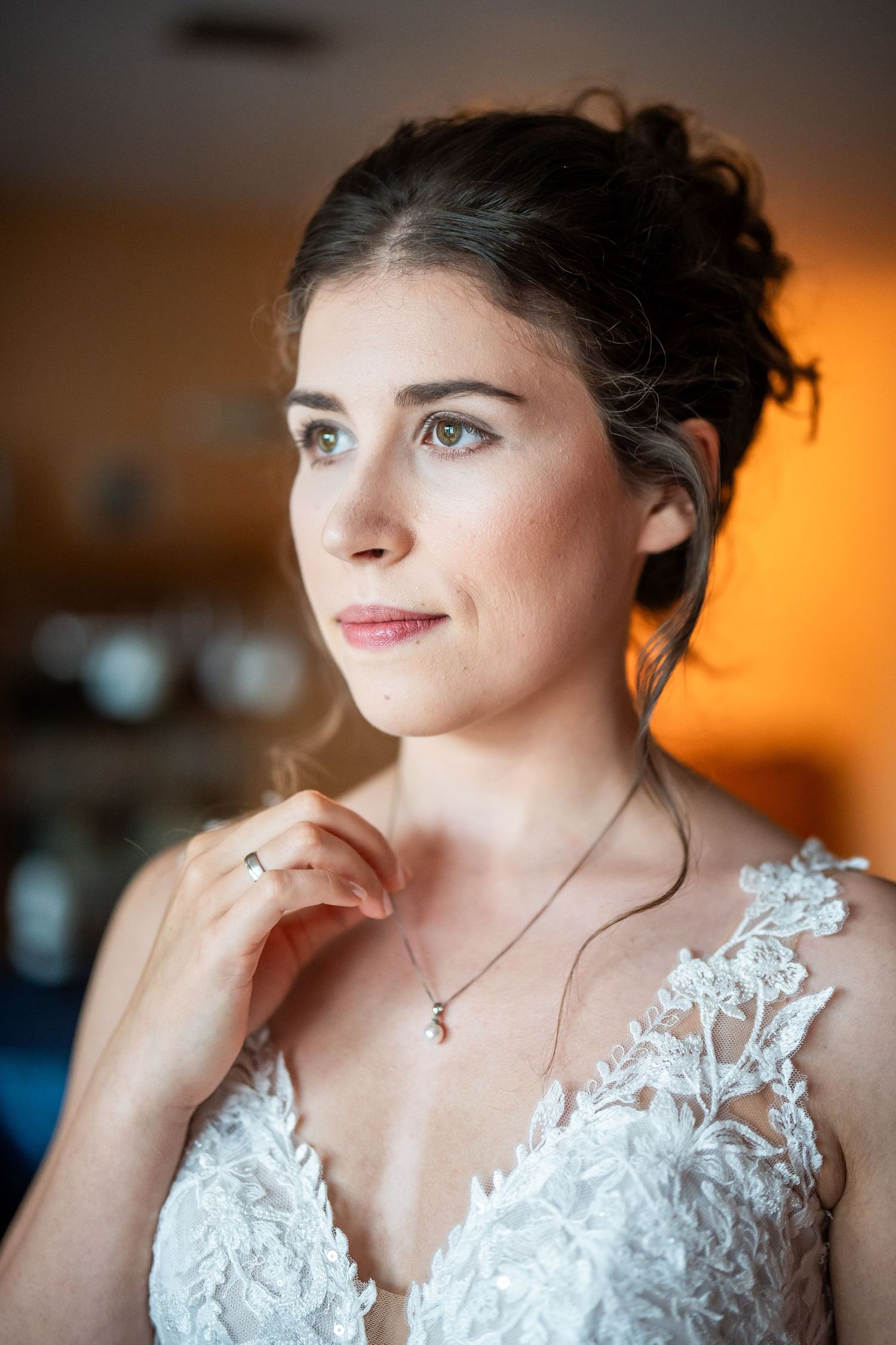 Portrait der Braut beim Getting Ready
