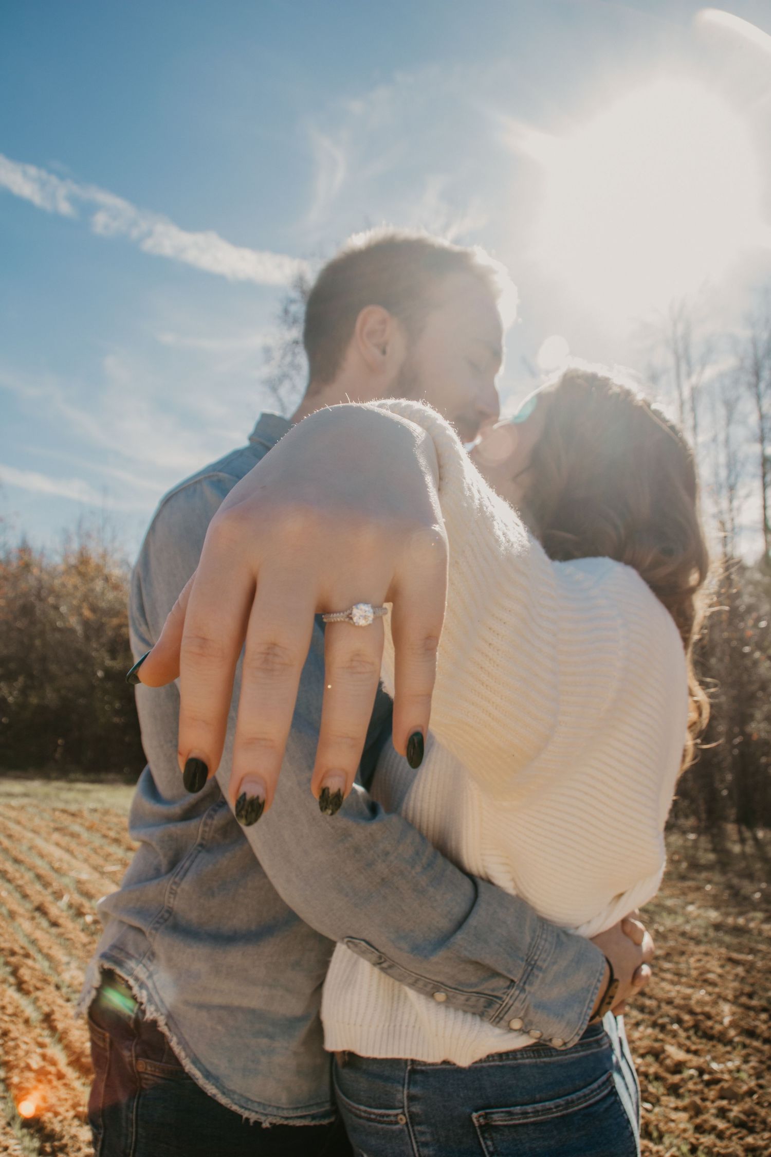 michiana-engagement-photographer-sunset-couple-session.jpg
michiana-couples-photographer-candid-laughing-portrait.jpg
south-bend-engagement-