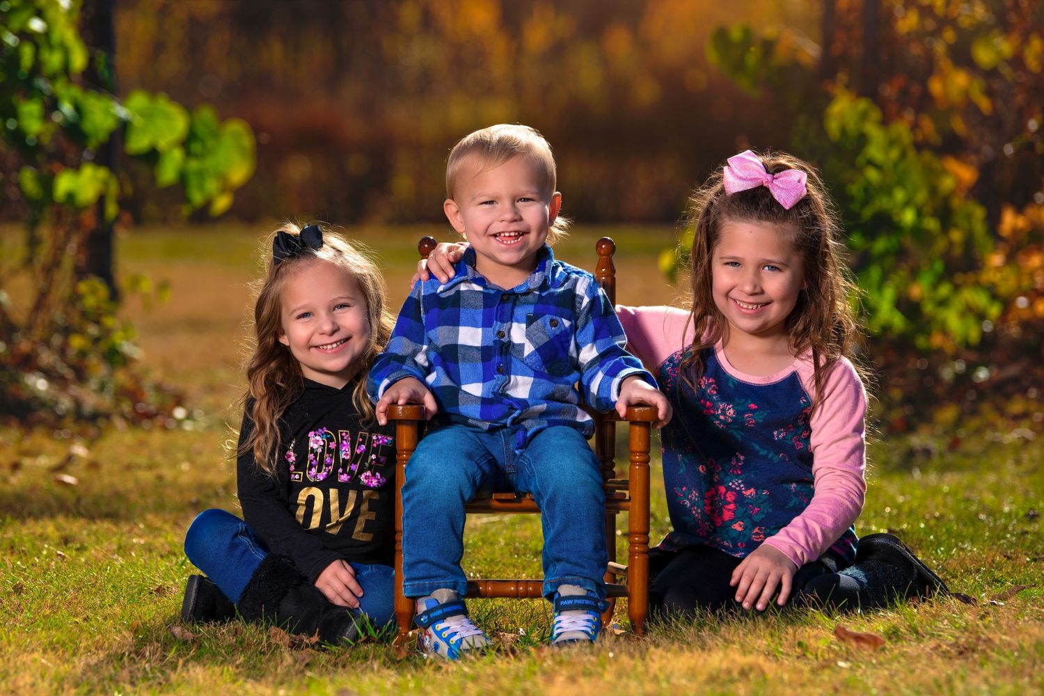3 kids siblings photo