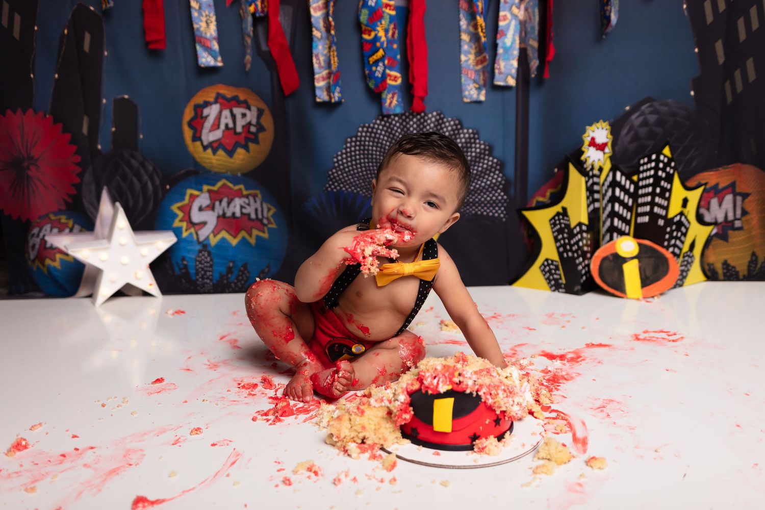 incredibles cake smash