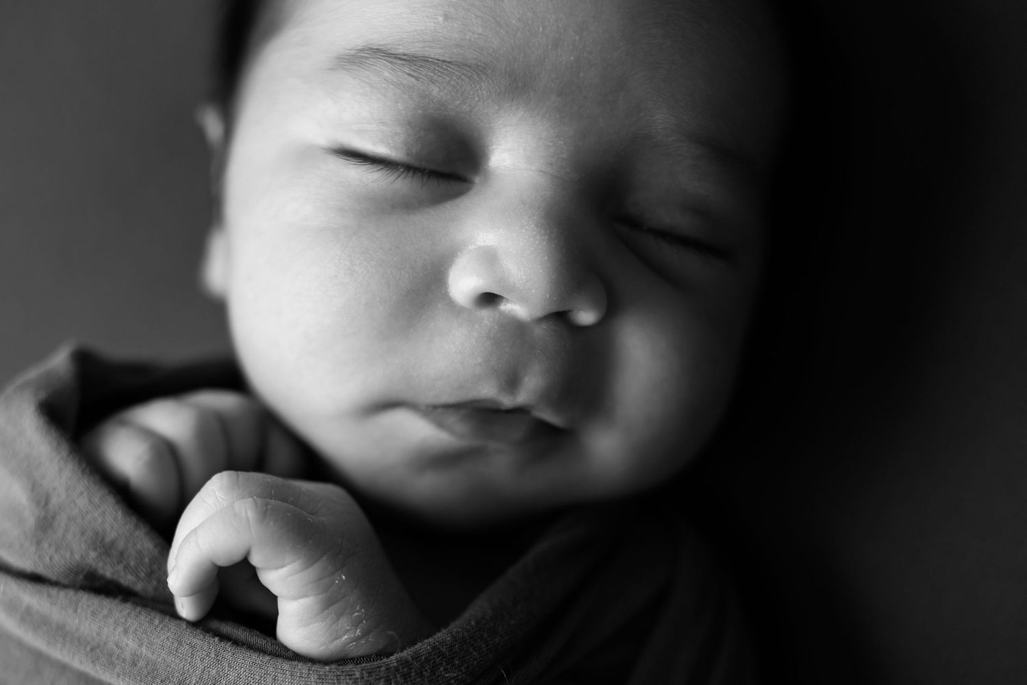 black and white newborn photo