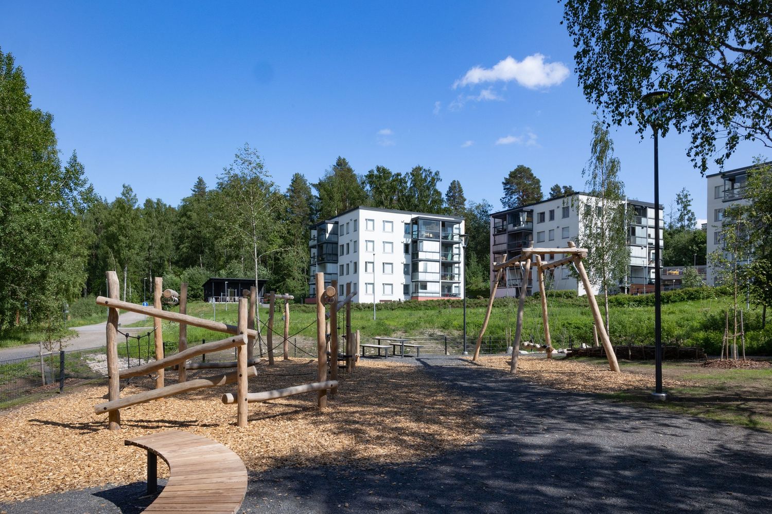 Luontopohjainen leikkipuisto