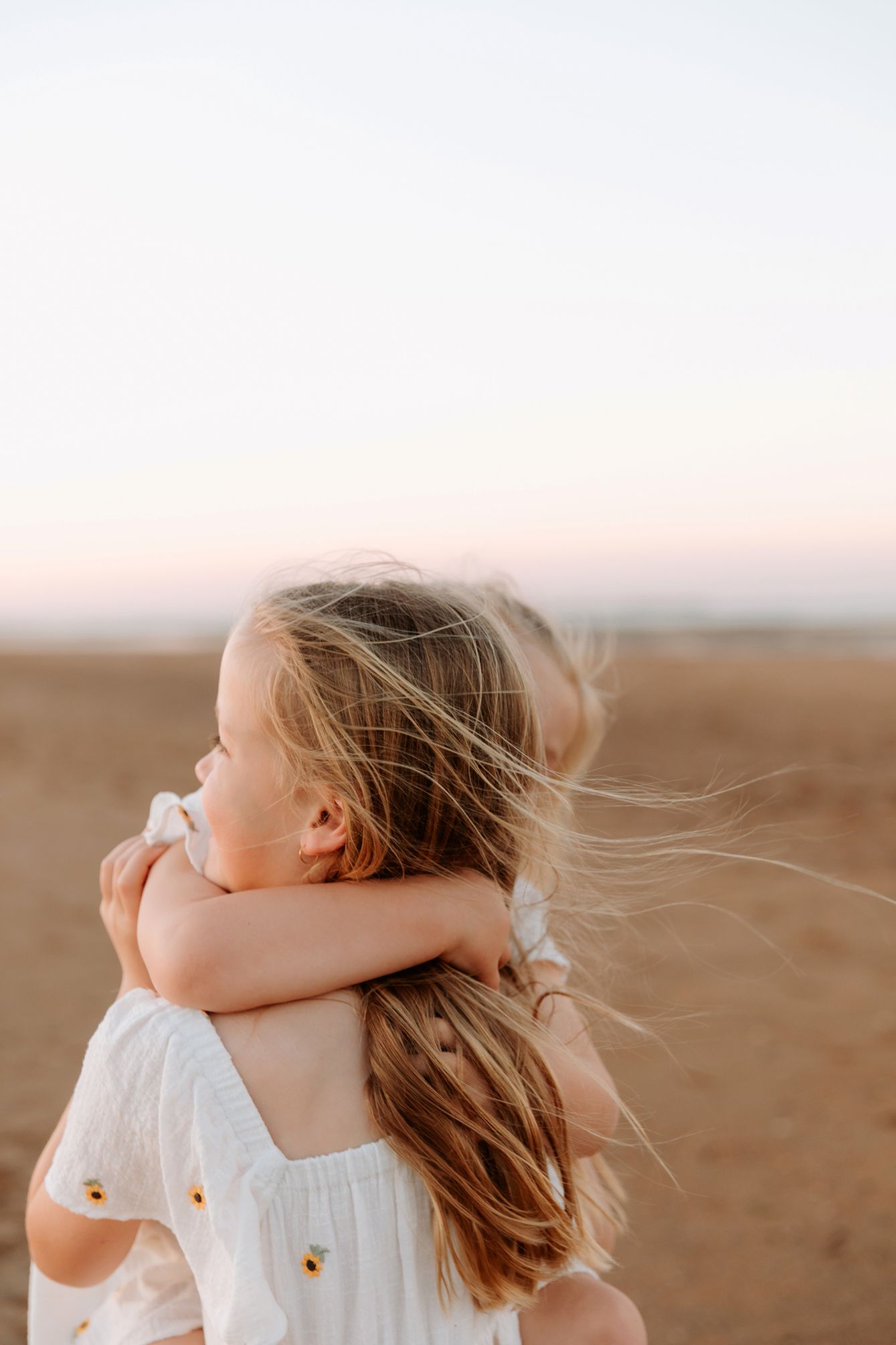 Timeless and authentic sibling photo by Brisbane family photographer JOT studio.