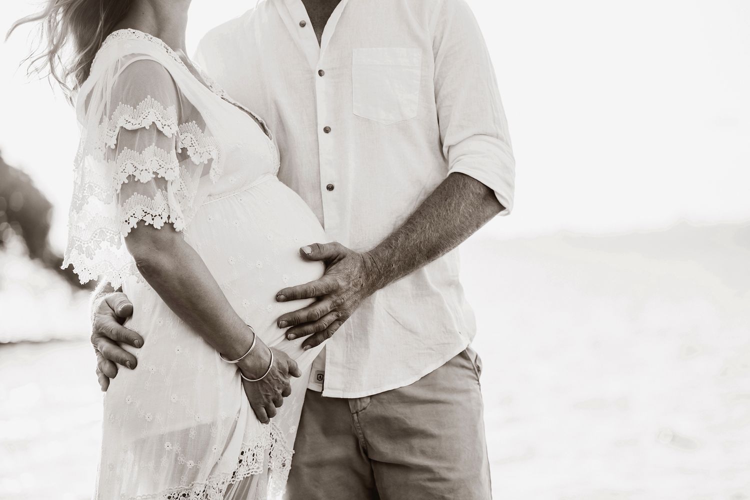 Maternity photographer at Redlands, Brisbane beach.