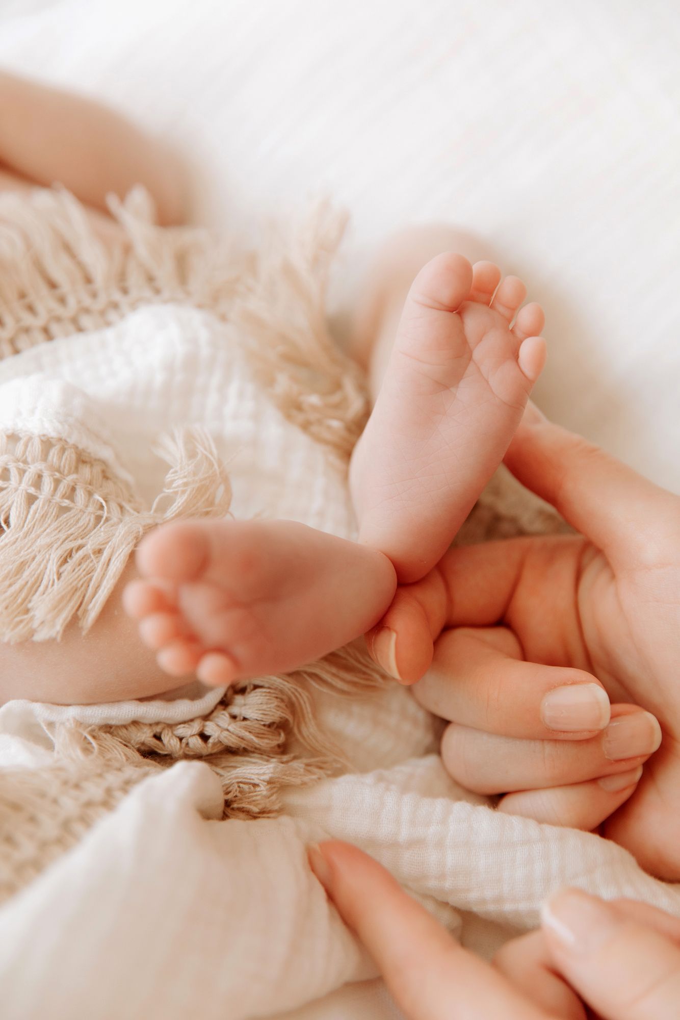 Newborn photographer Raby Bay, Cleveland.