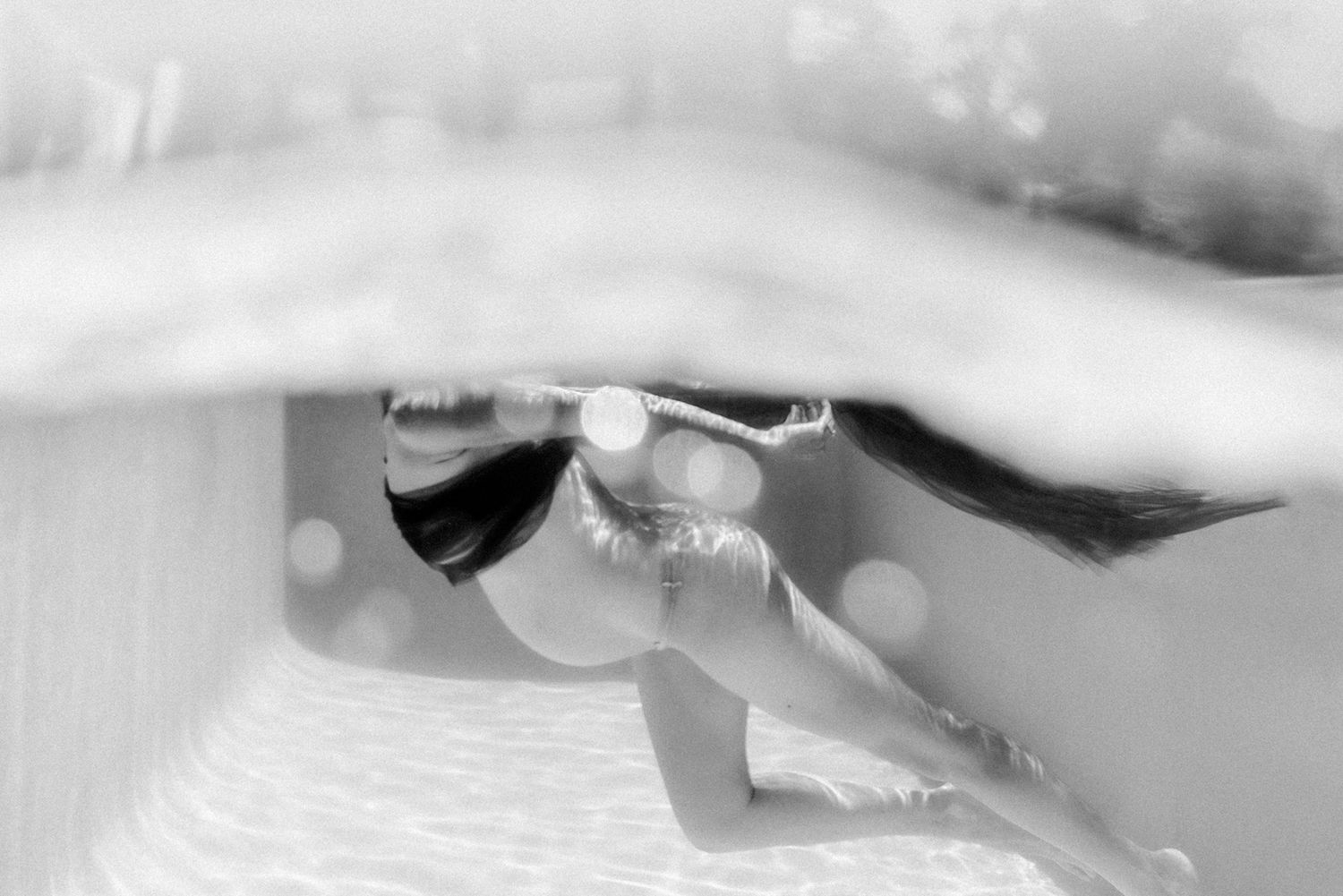Underwater pregnancy photography Brisbane.