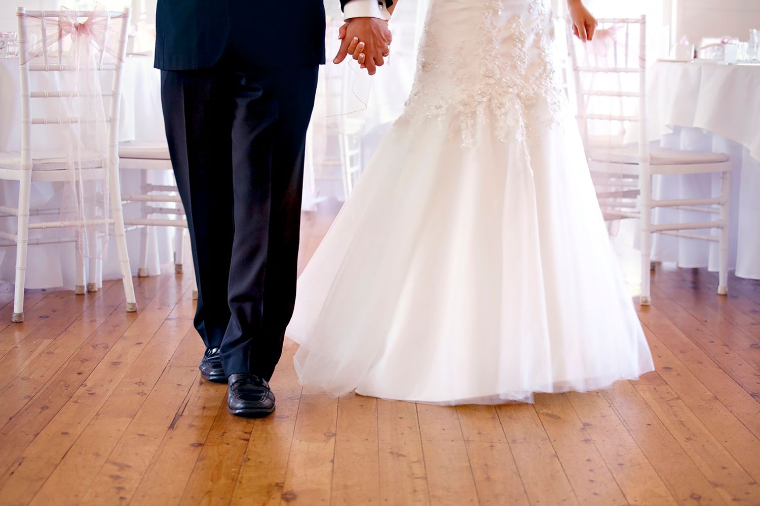 Wedding photography at Tiffany's Maleny by photographer Jot Studio.
