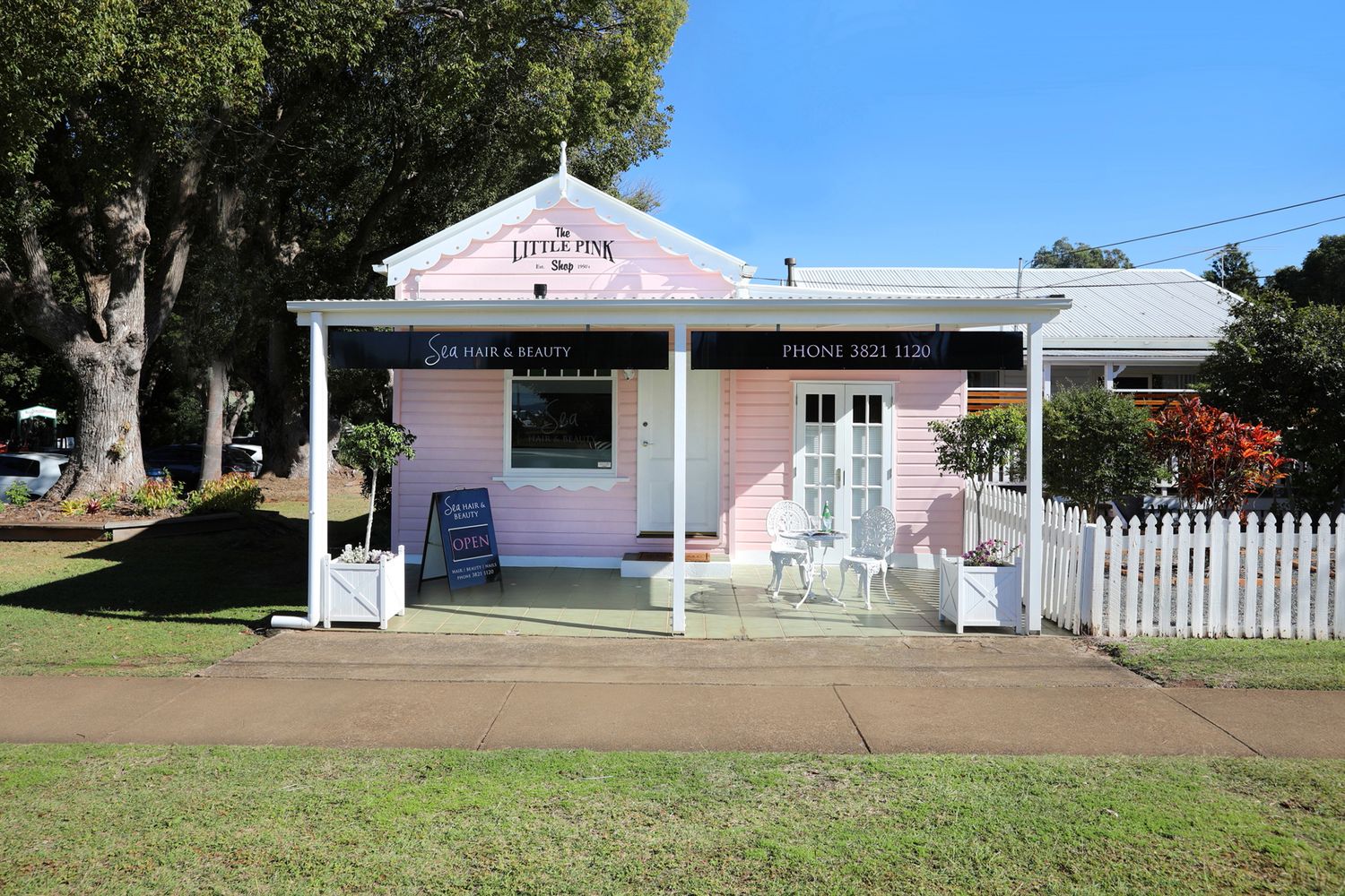 Ormiston Pink shop branding and logo design project.