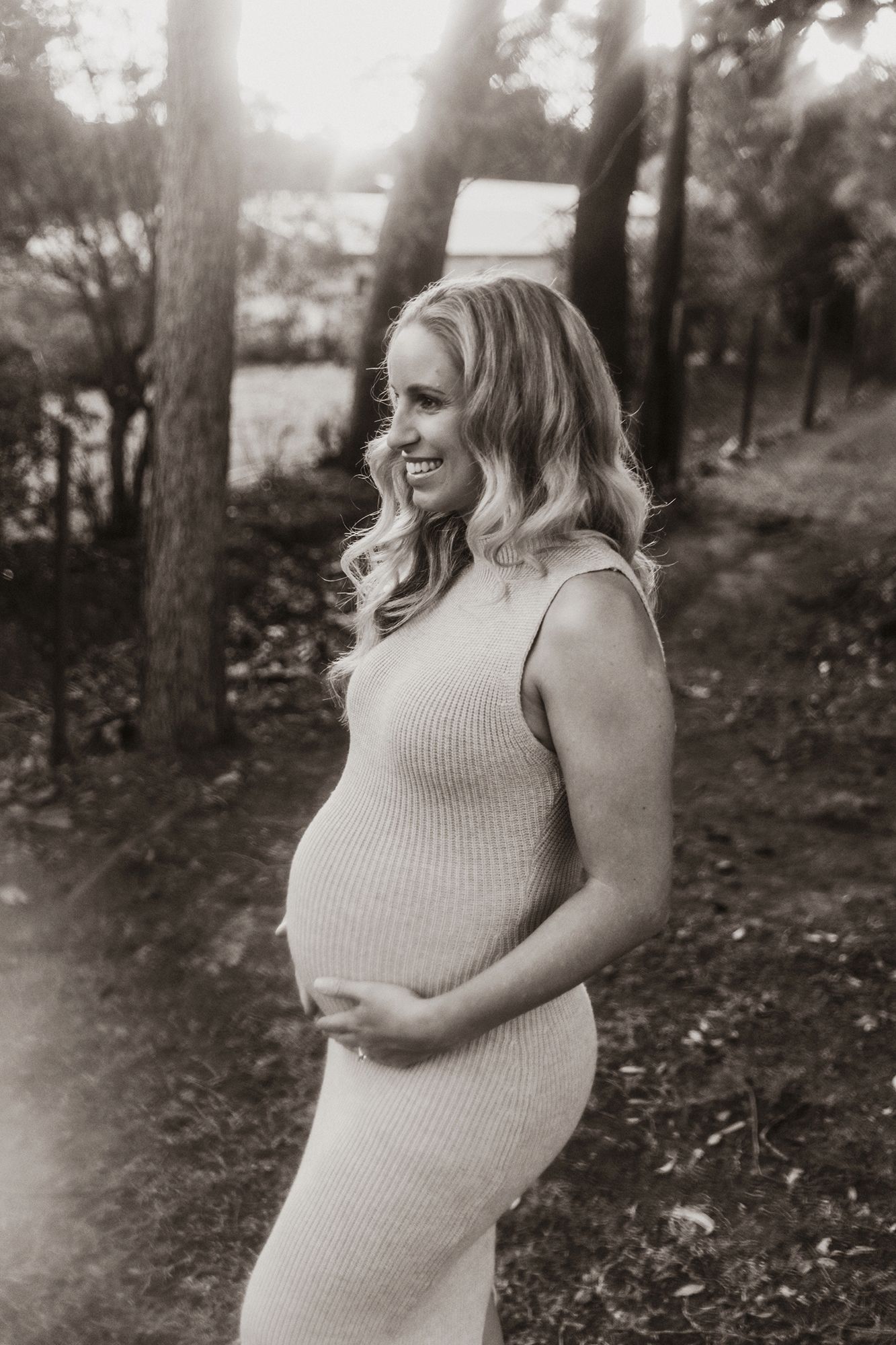 Pregnancy photography outdoors in Brisbane.