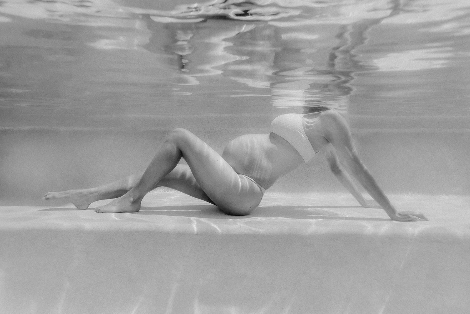 Underwater pregnancy photography Gold Coast.