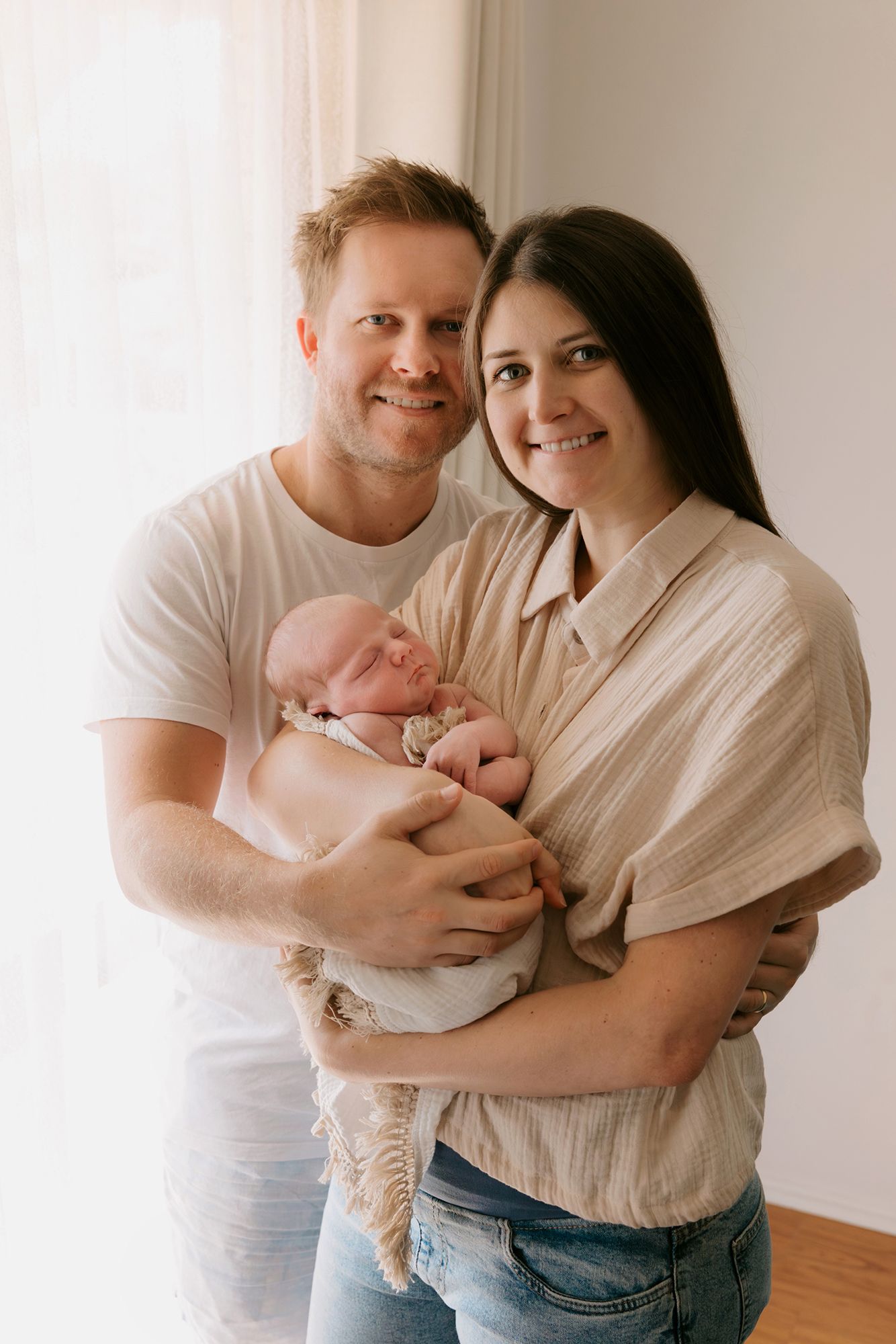Newborn family photographer Brisbane, in the comfort of your home.