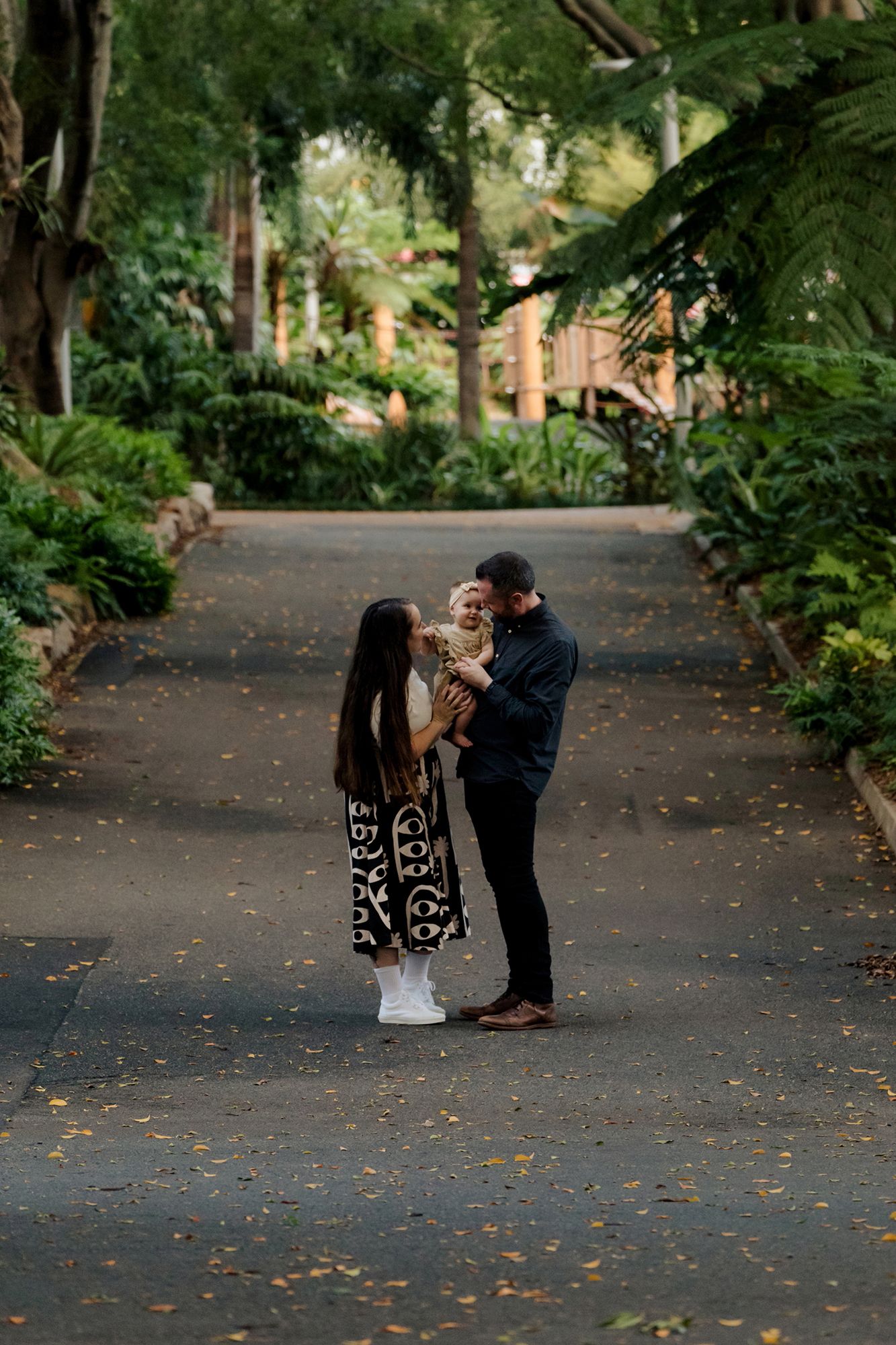 Family photography at Botanical Gardens.