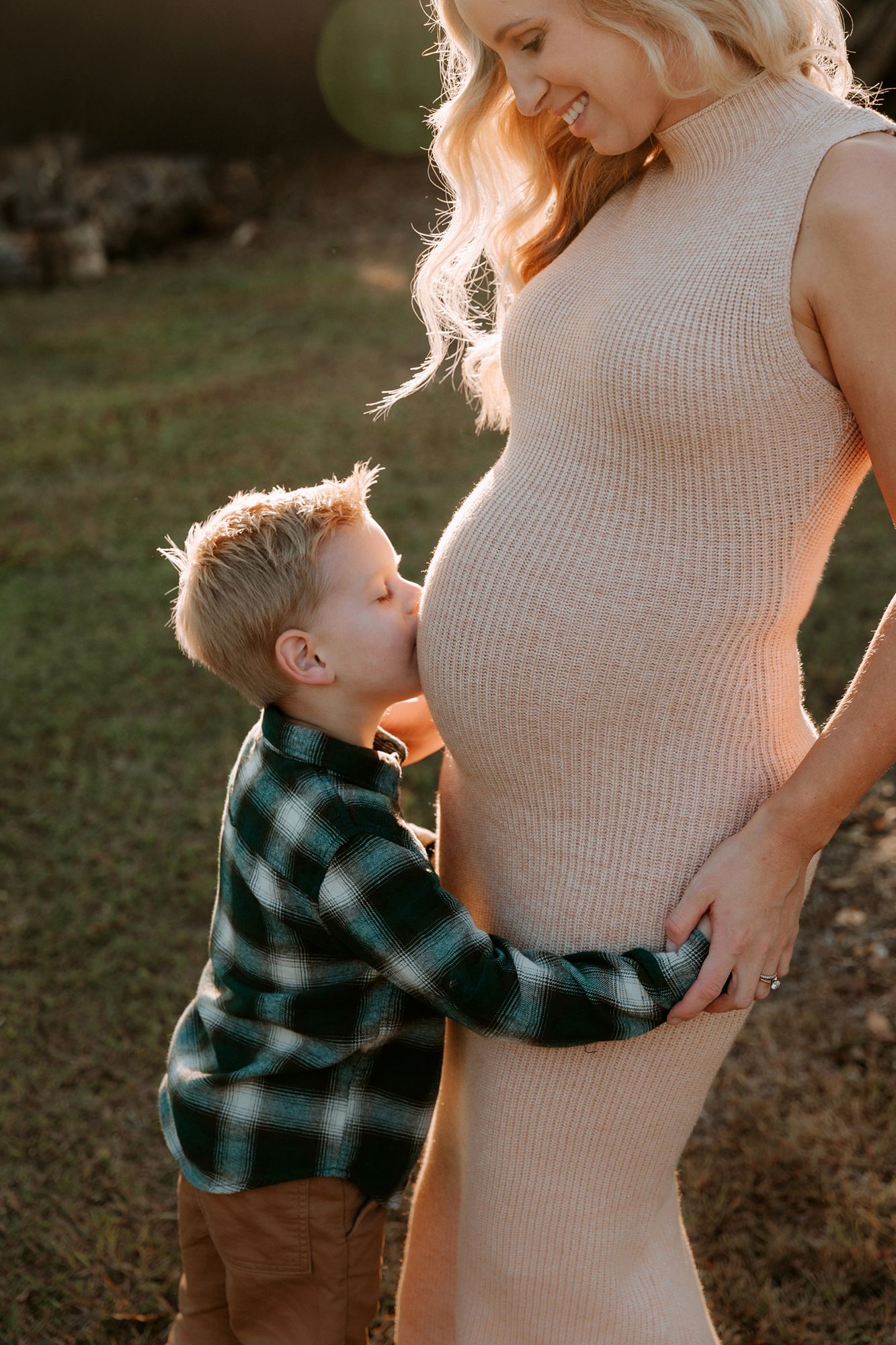 Maternity photography at home in Redlands Mt Cotton.