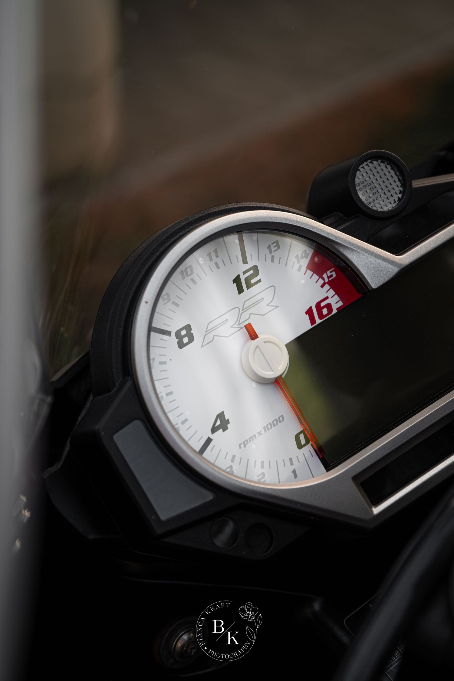 Sportbike Motorrad auf einer Landstraße in Stuttgart