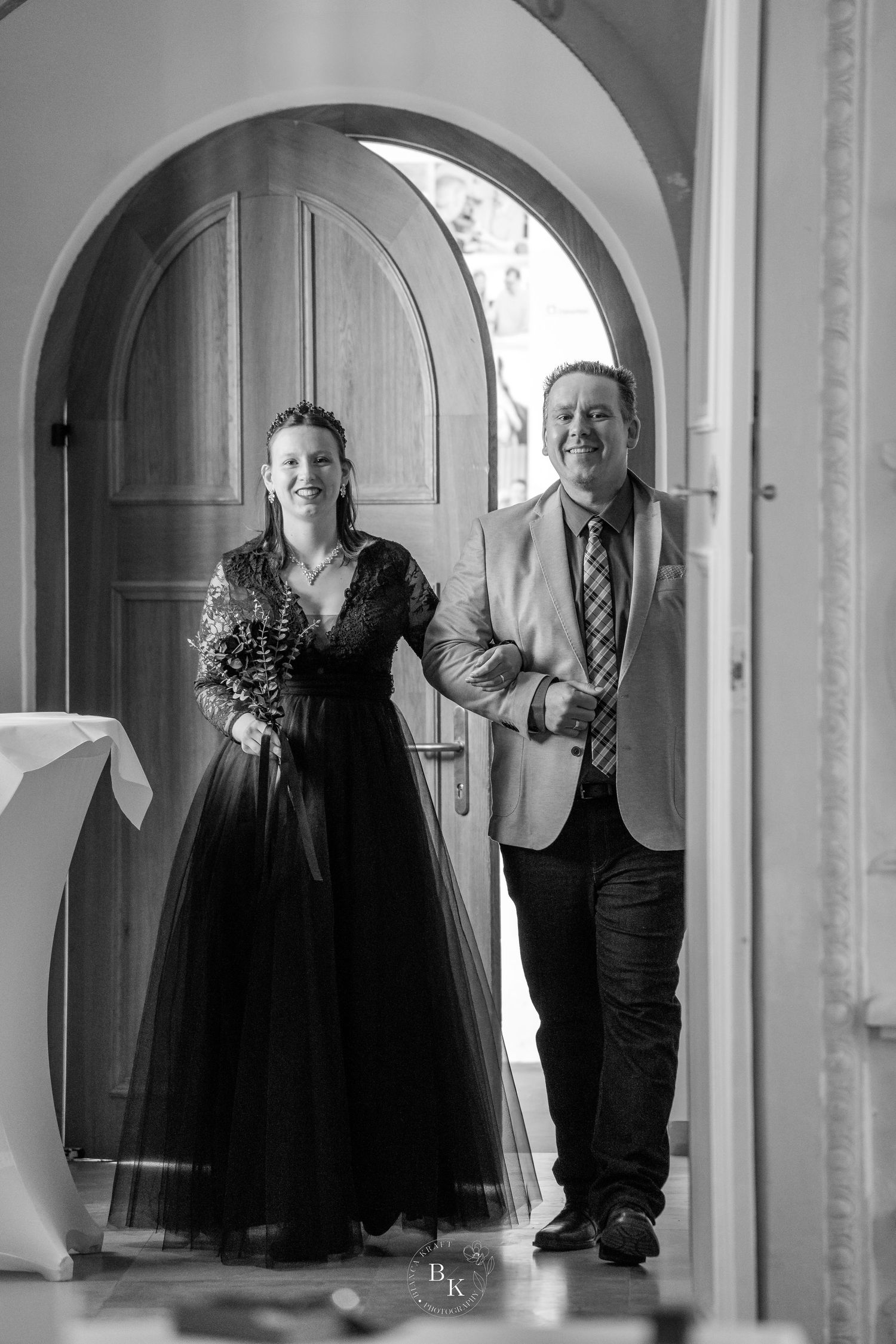 Brautpaar beim Hochzeitsshooting im Sommer in Stuttgart